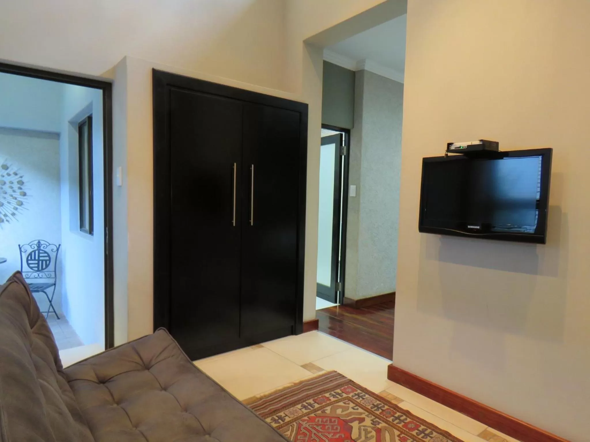 Bedroom, TV/Entertainment Center in Jedidja Bed and Breakfast