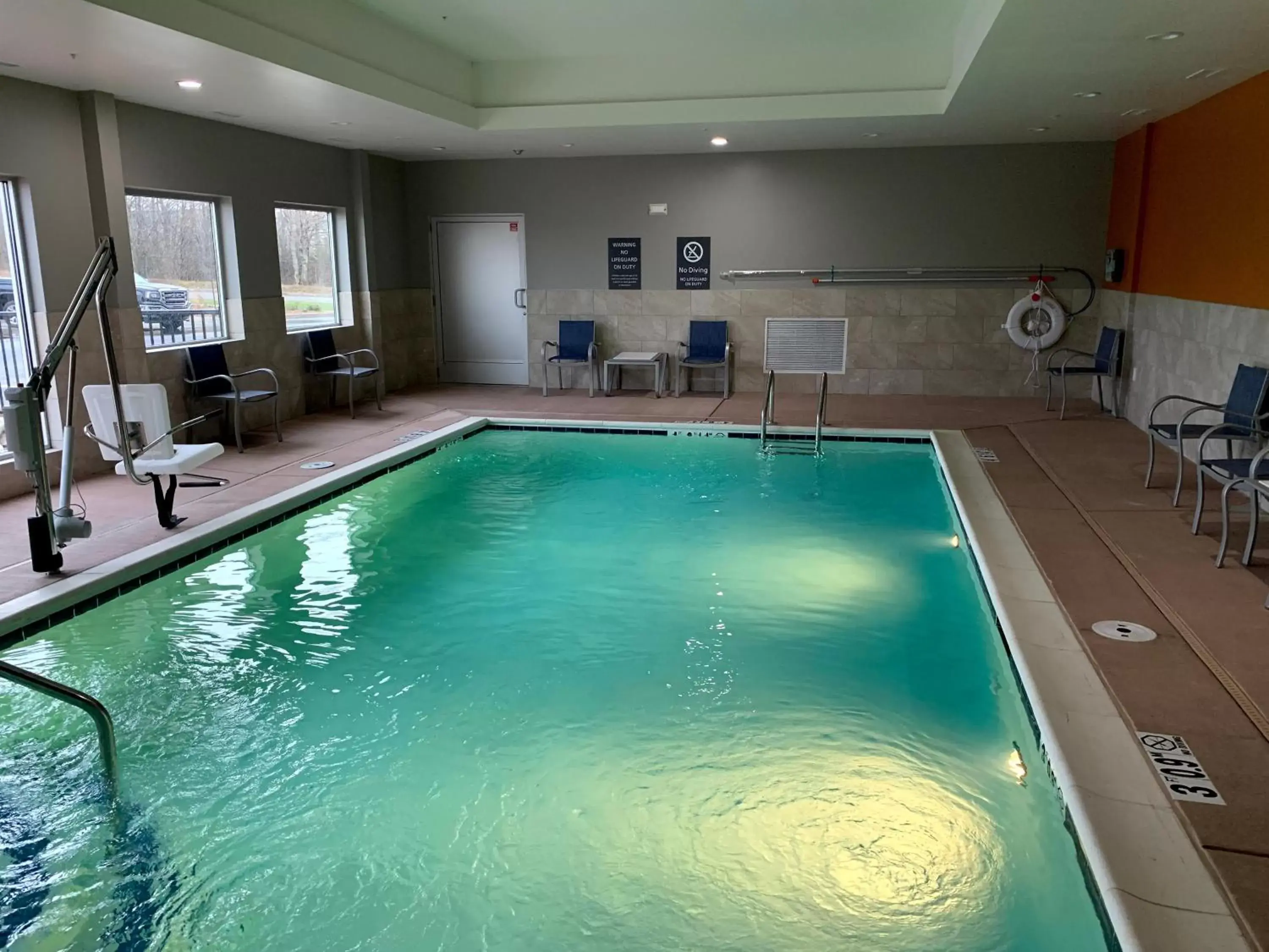 Swimming Pool in La Quinta Inn & Suites by Wyndham Louisville NE - Old Henry Rd