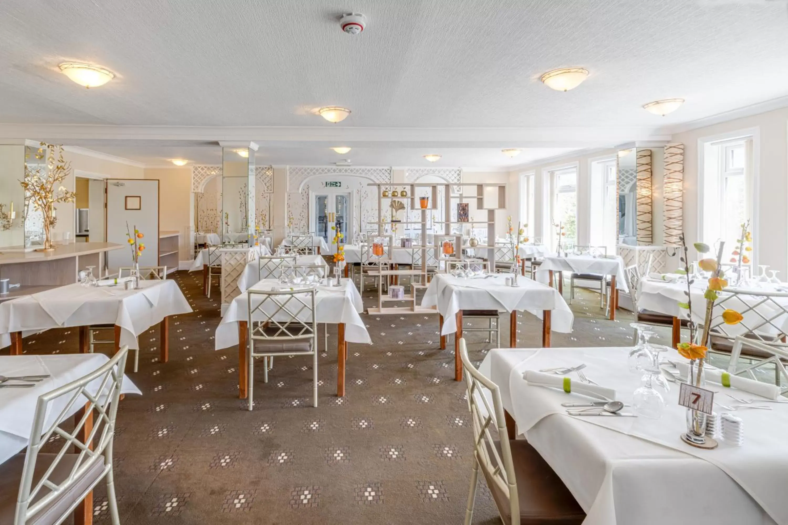 Restaurant/Places to Eat in Park Manor Hotel