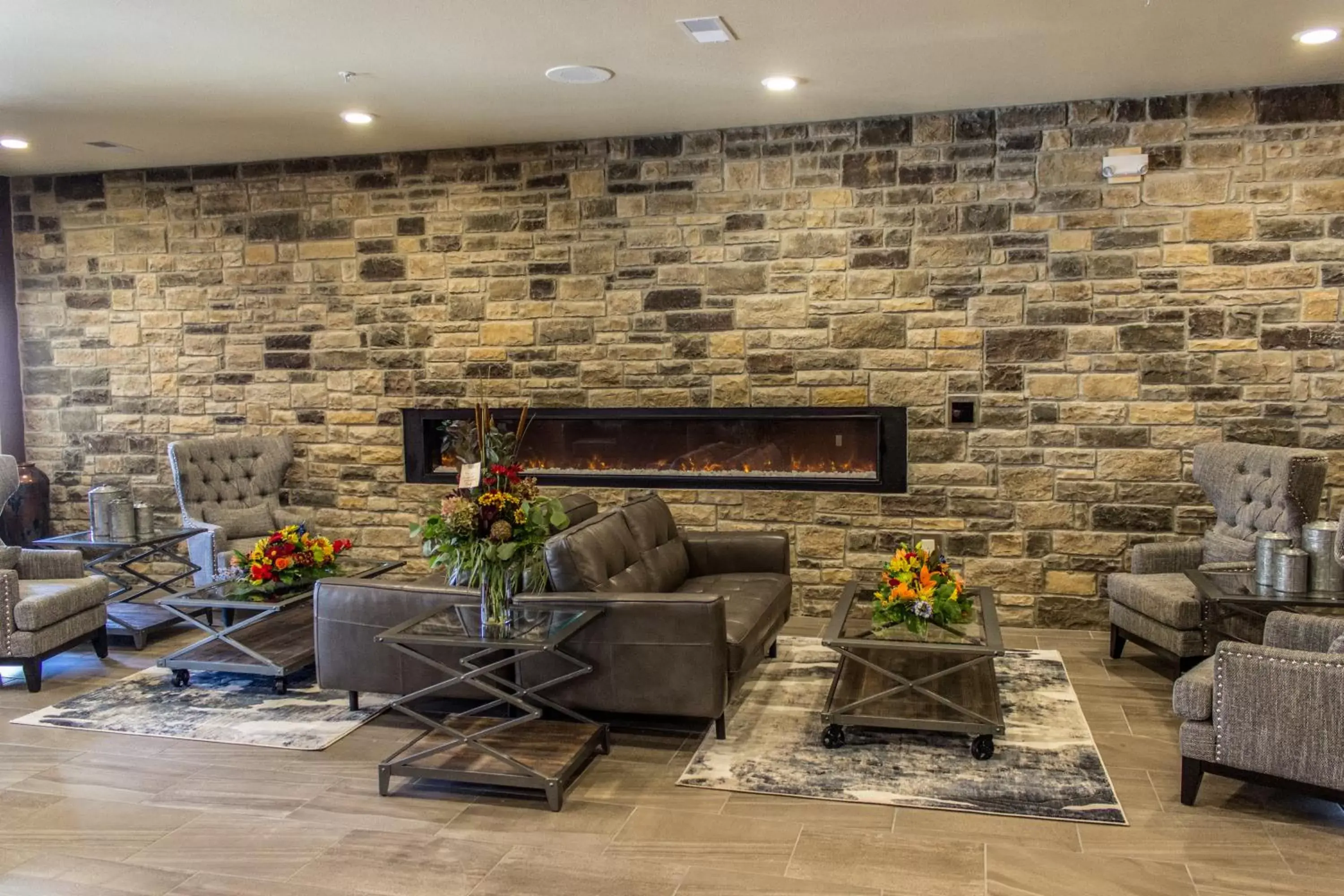 Lobby or reception, Lounge/Bar in Cobblestone Hotel & Suites - Chippewa Falls