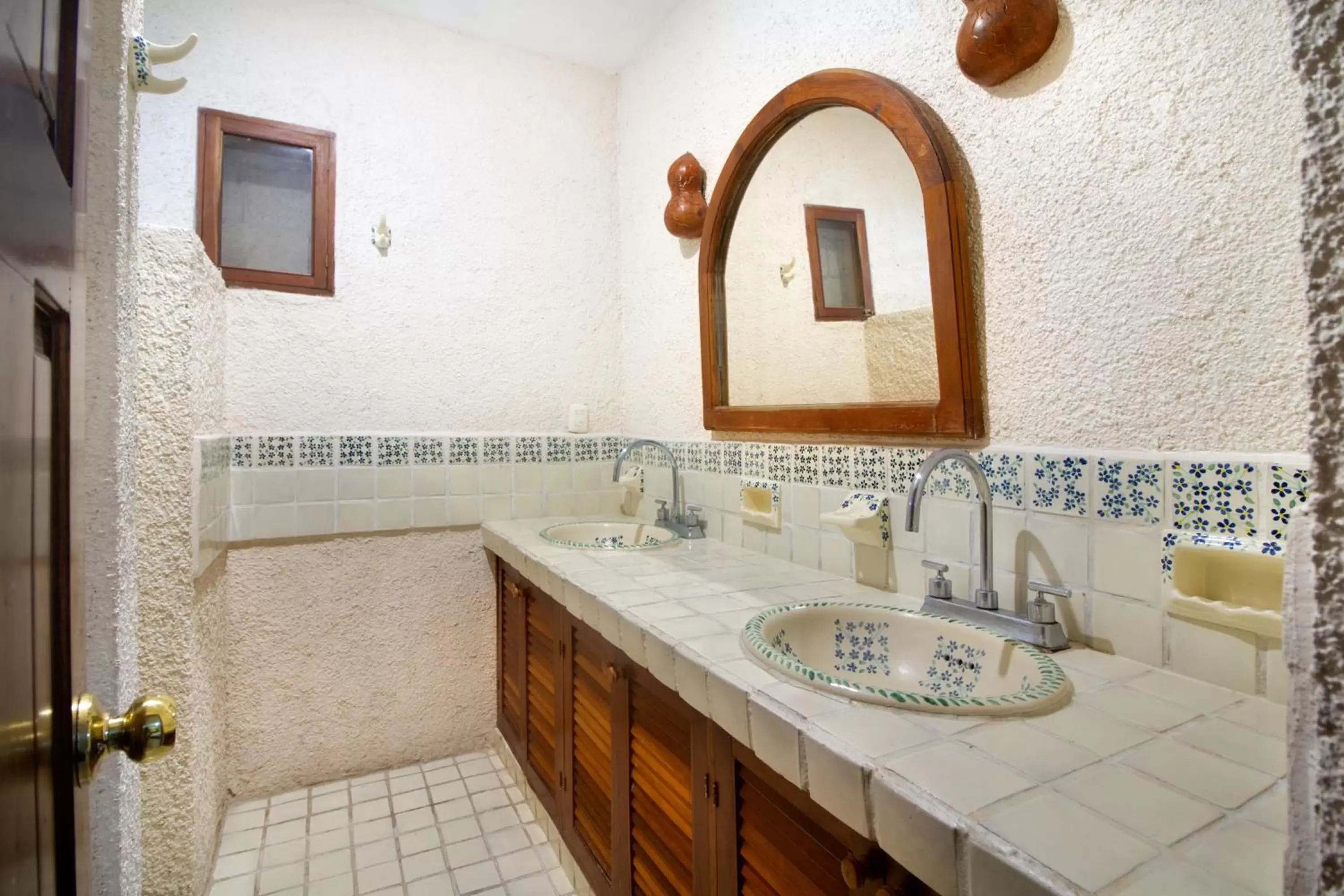 Bathroom in Hotel Bosque Caribe, 5th Av. zone
