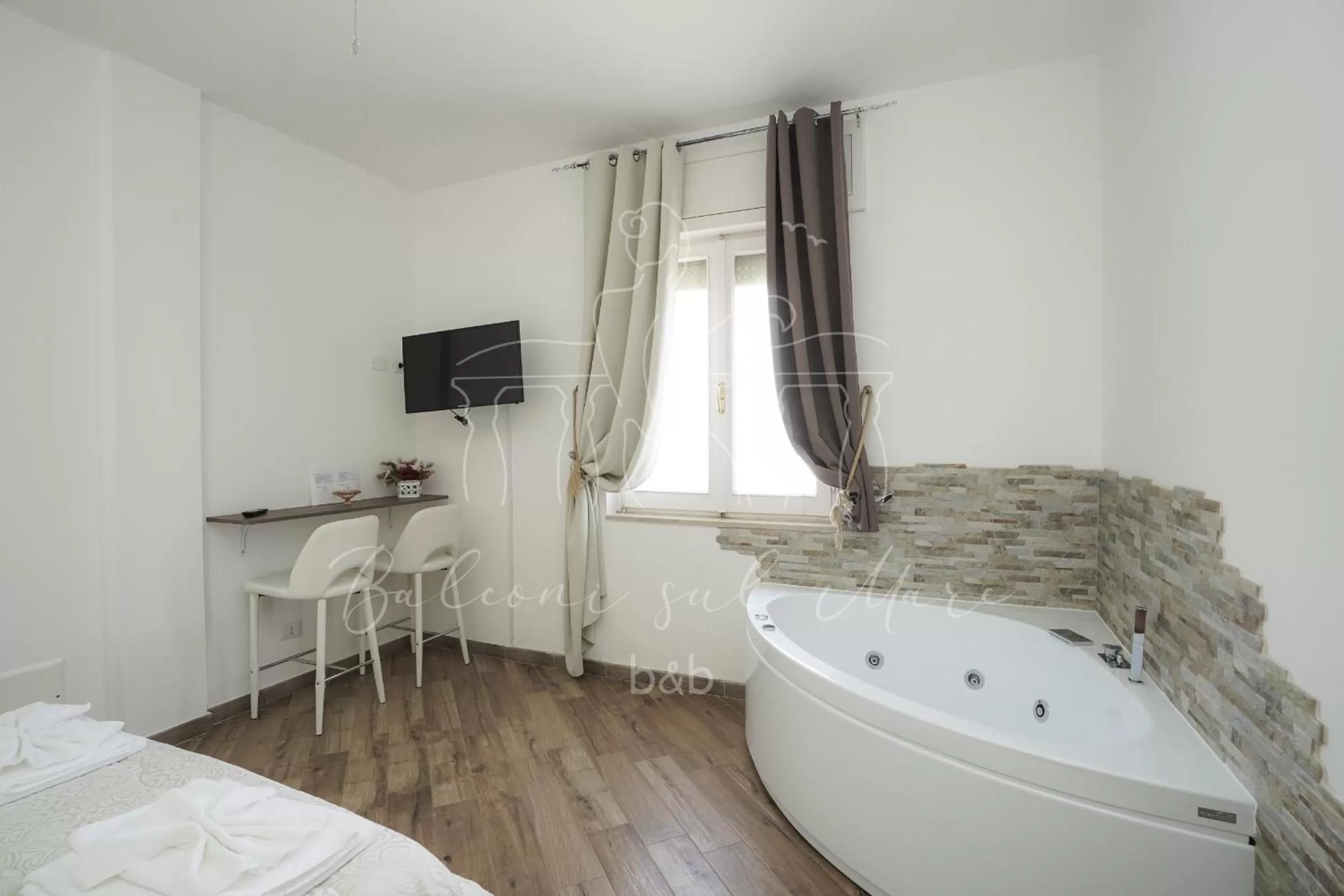 Hot Tub in Balconi sul mare