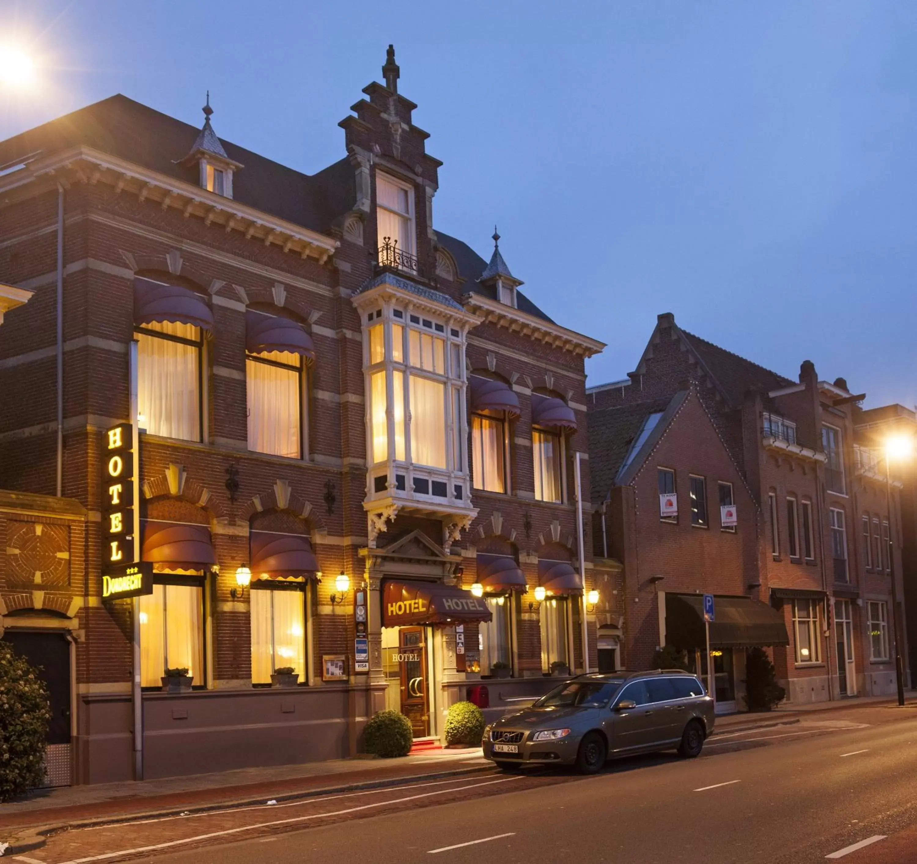 Facade/entrance, Property Building in Hotel Dordrecht