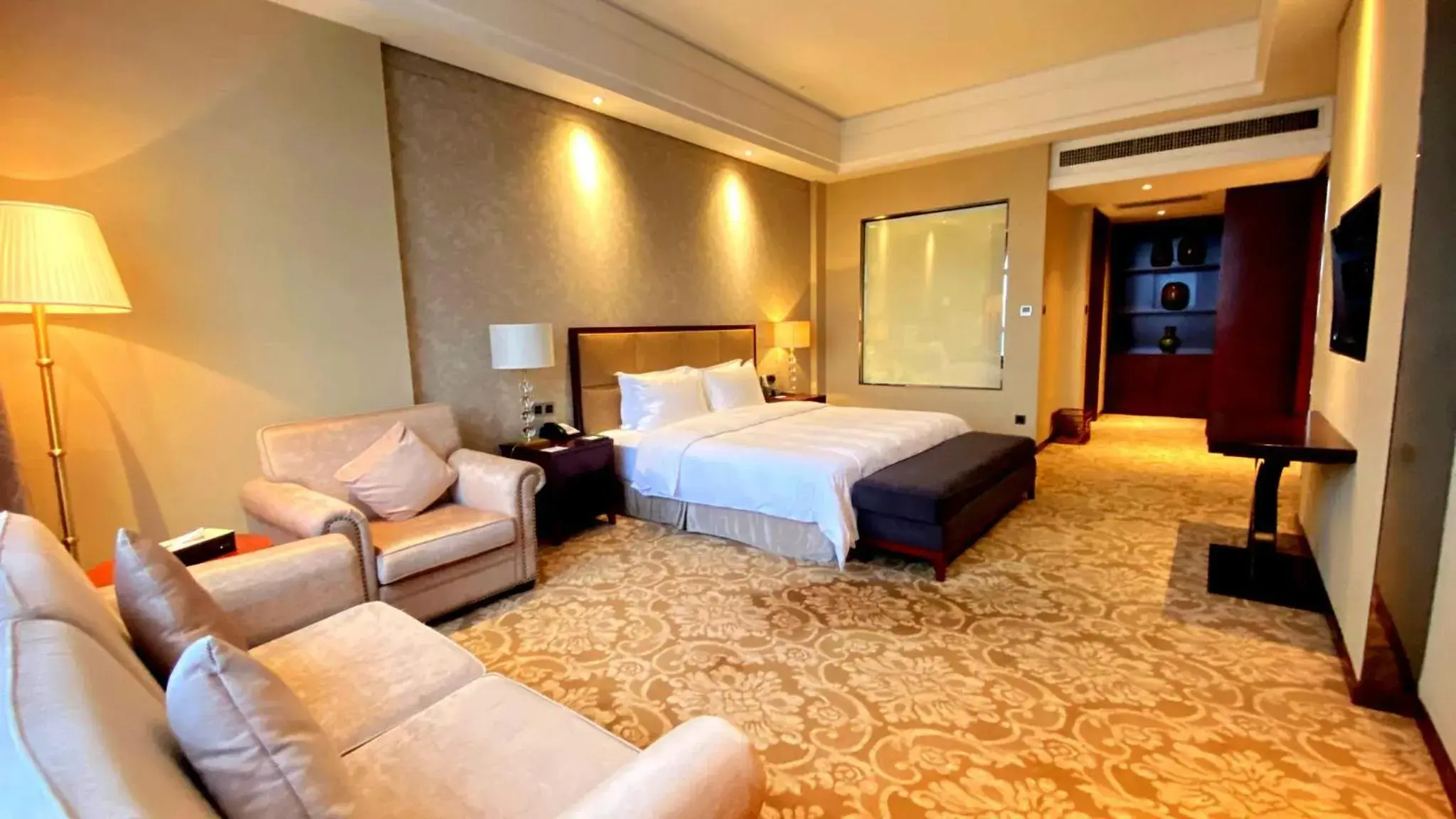 Photo of the whole room in Holiday Inn Foshan Nanhai Central, an IHG Hotel