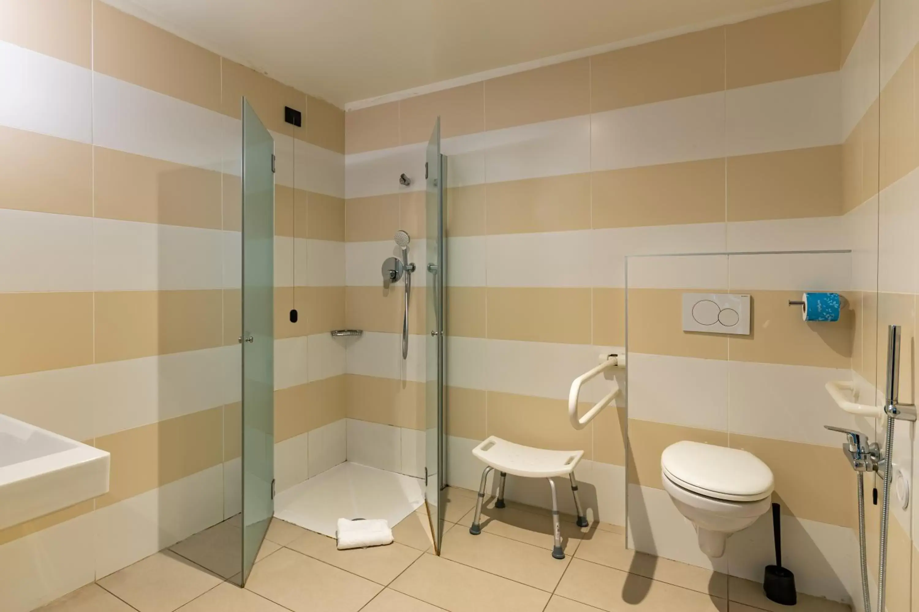 Bathroom in B&B Hotel Genova