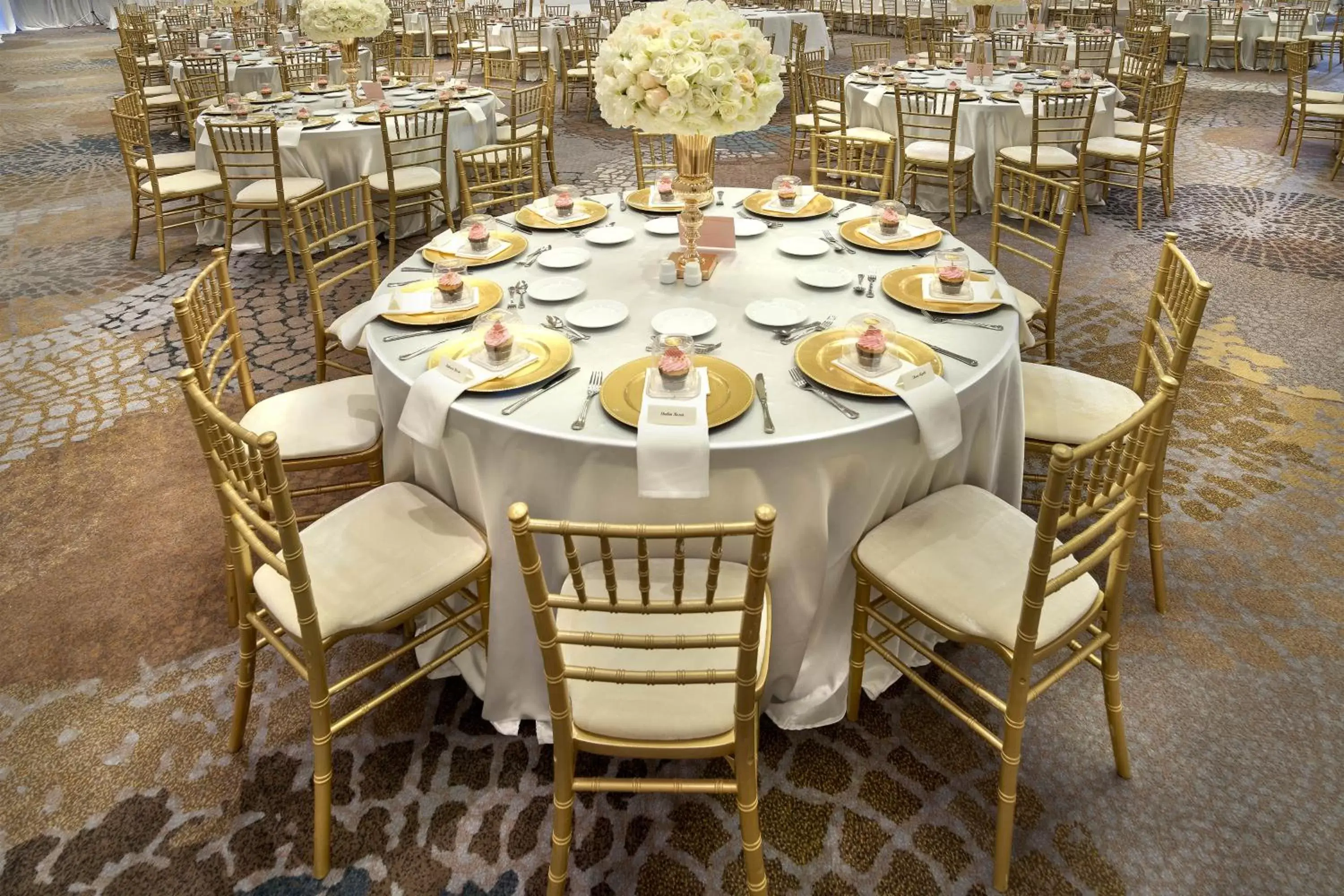 Banquet/Function facilities, Restaurant/Places to Eat in The Westin Calgary Airport