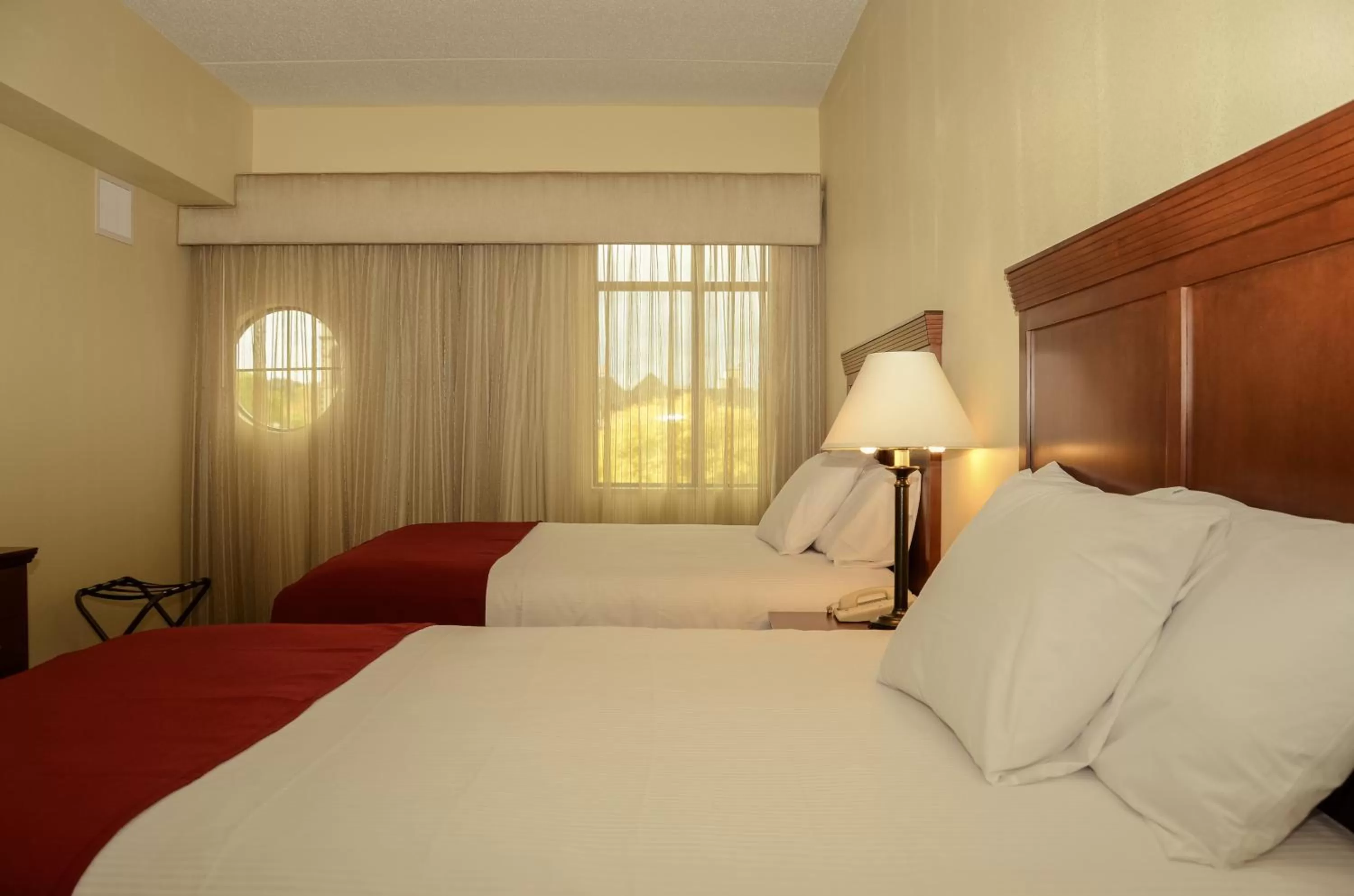 Bedroom, Bed in Penn Wells Lodge