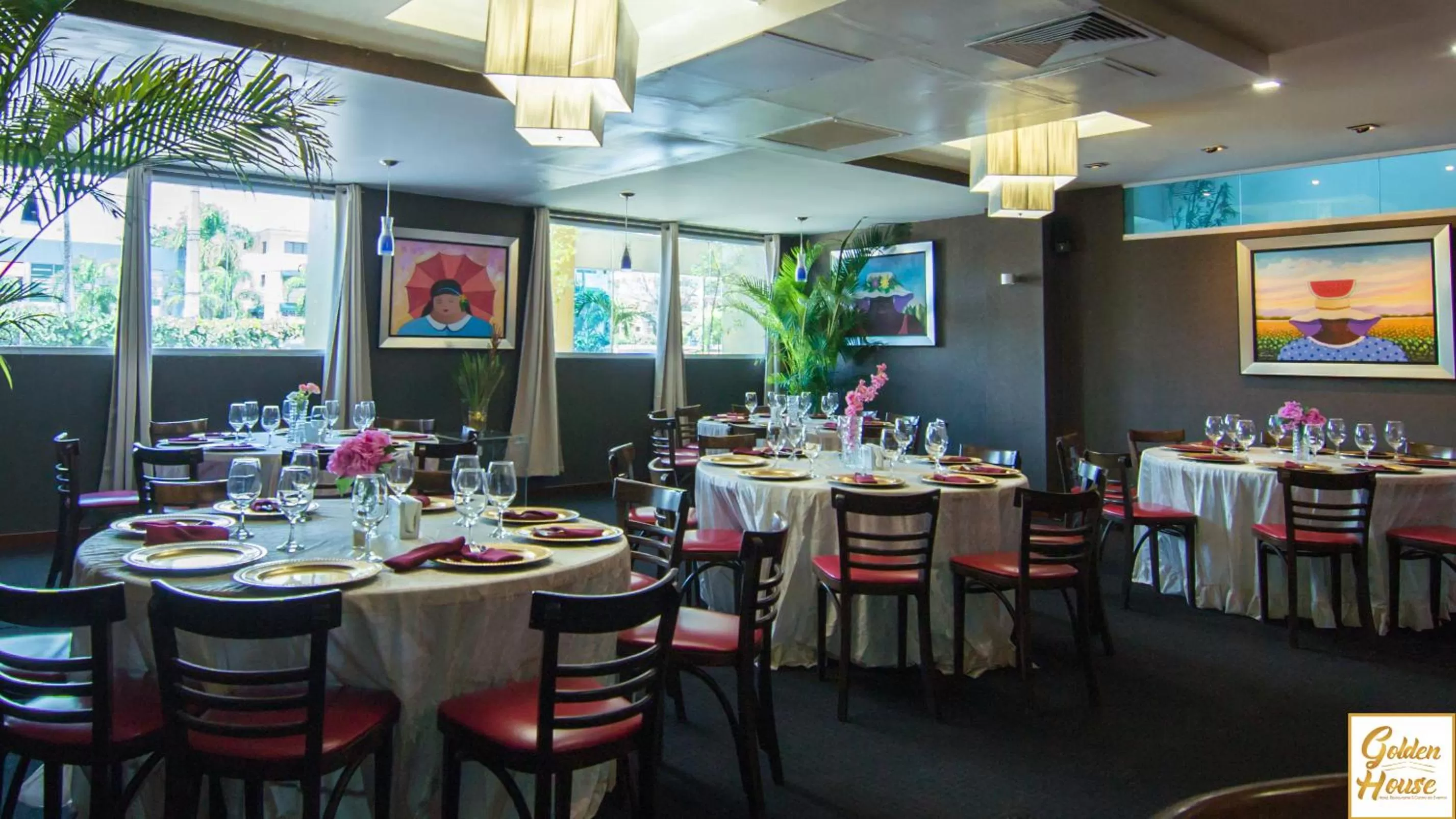 Restaurant/places to eat in Golden House Hotel & Convention Center