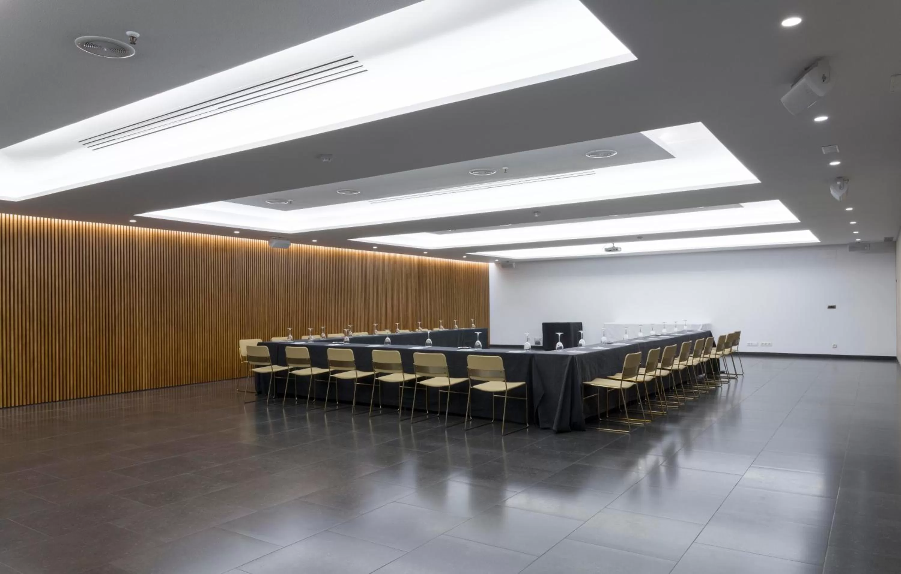 Lounge or bar in Intur Castellon