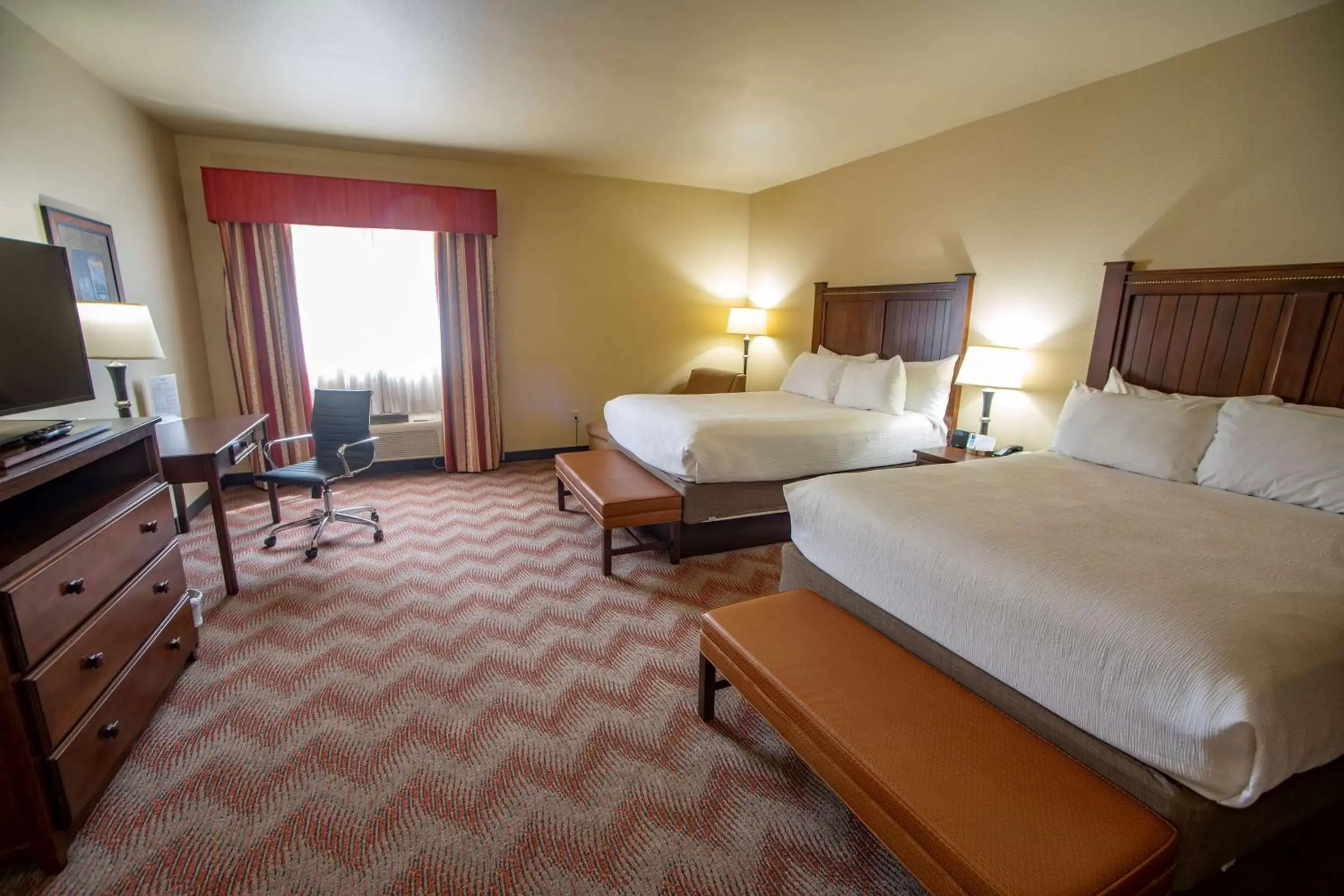Queen Room with Two Queen Beds - Non-Smoking in Best Western PLUS Cimarron Hotel & Suites