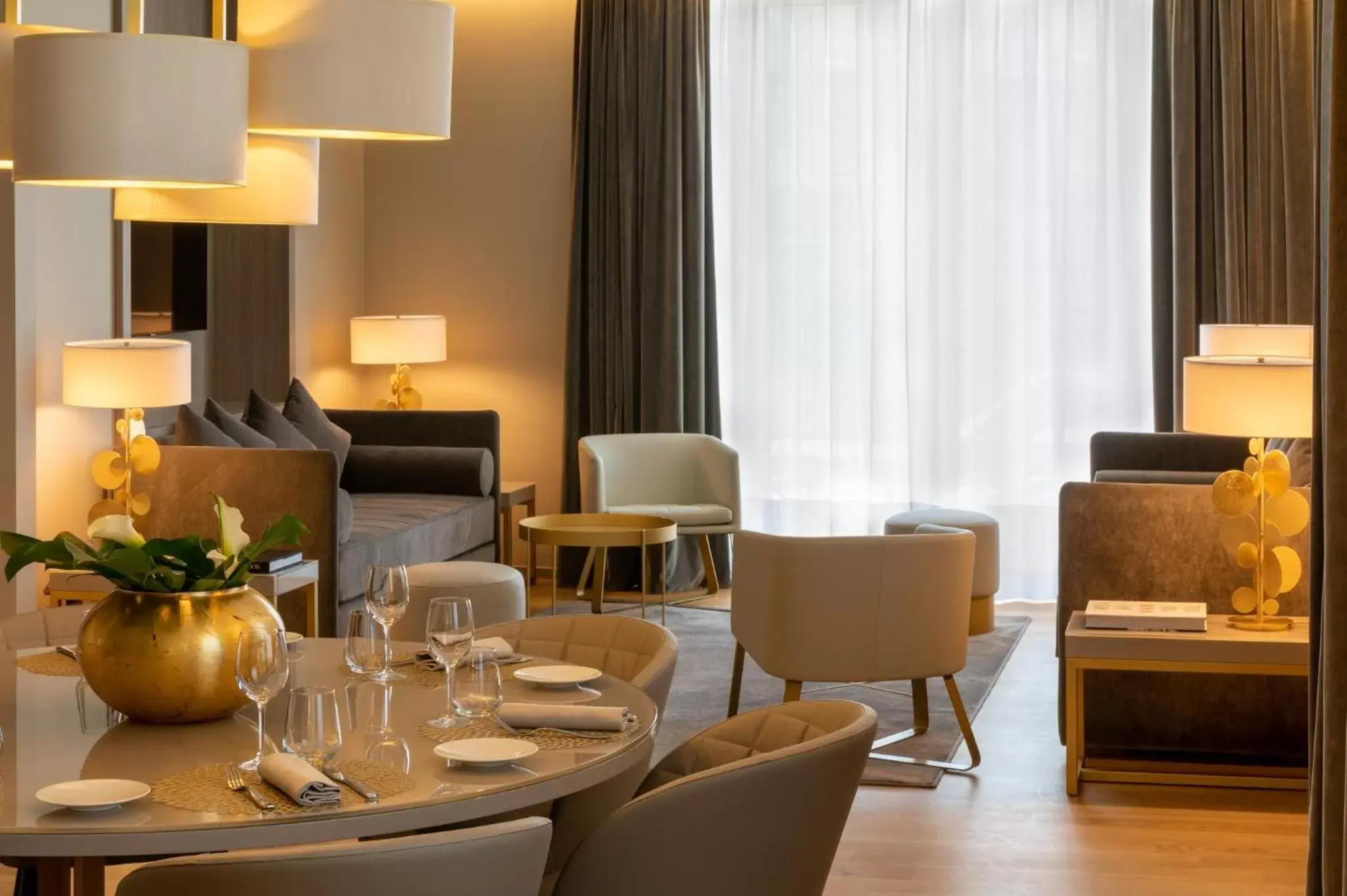 Living room in Rosa Grand Milano - Starhotels Collezione