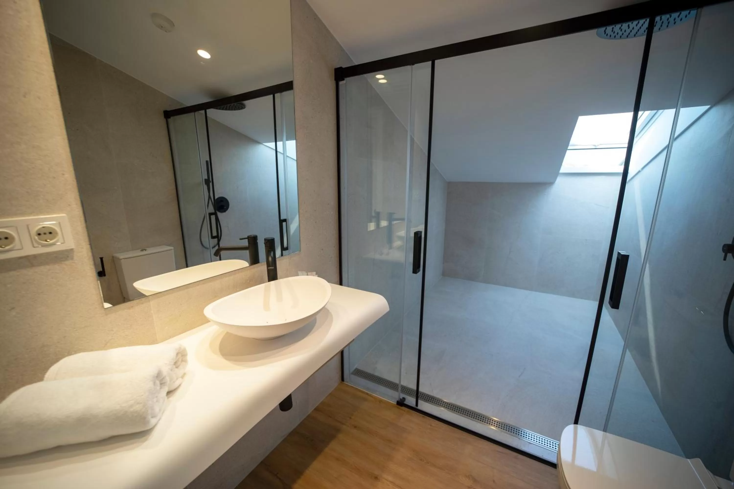 Shower in Hotel Boutique Berazadi Berri