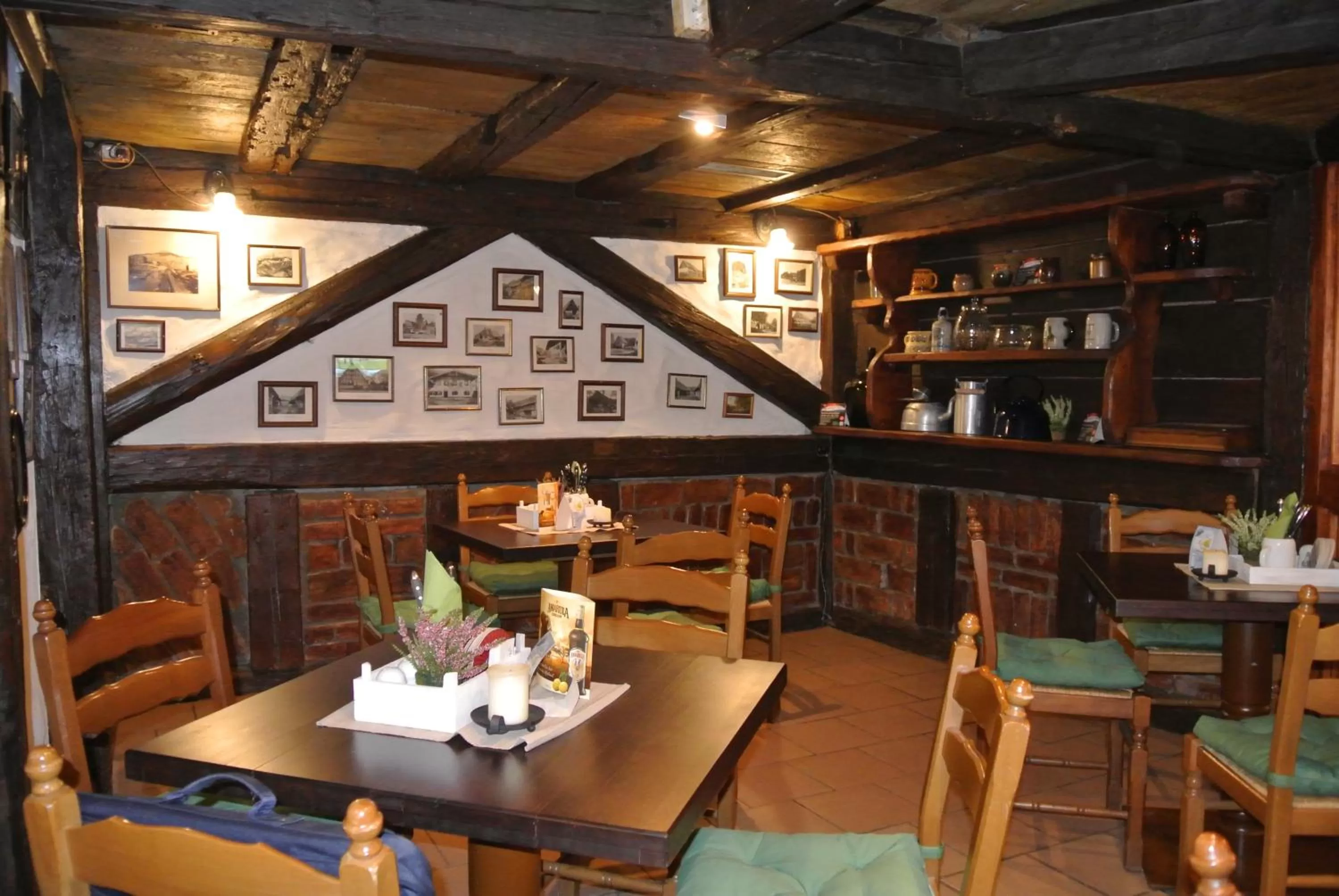 Restaurant/places to eat in Grünes Tor