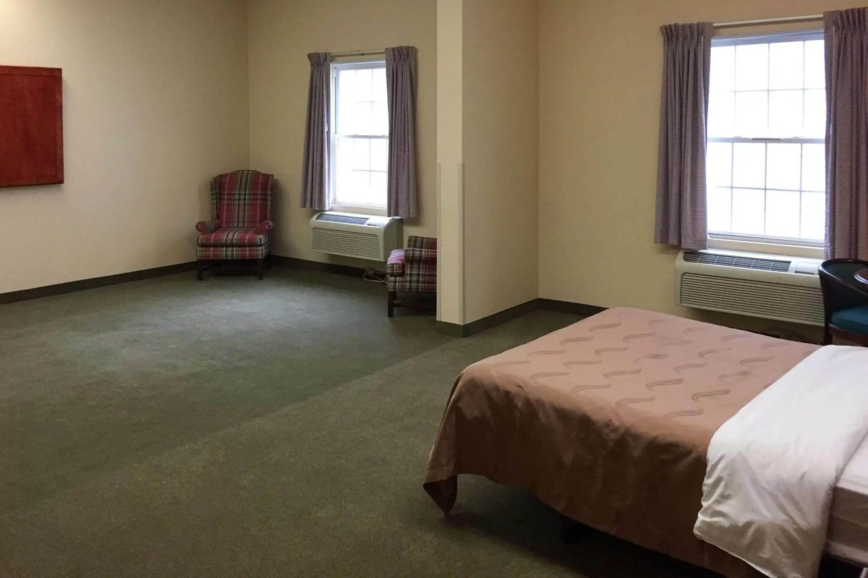Photo of the whole room, Bed in Quality Inn & Suites Bellville - Mansfield