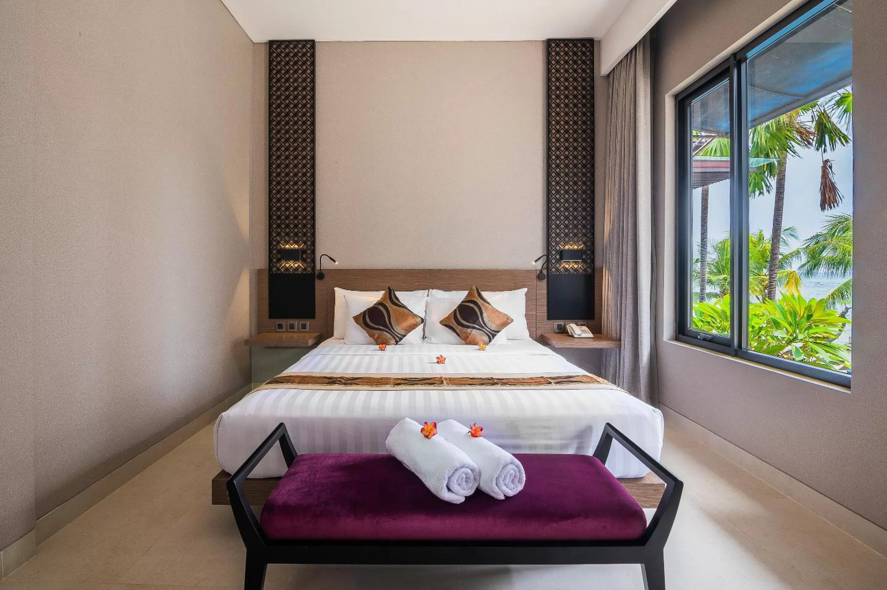 Bed in Padmasari Resort Lovina