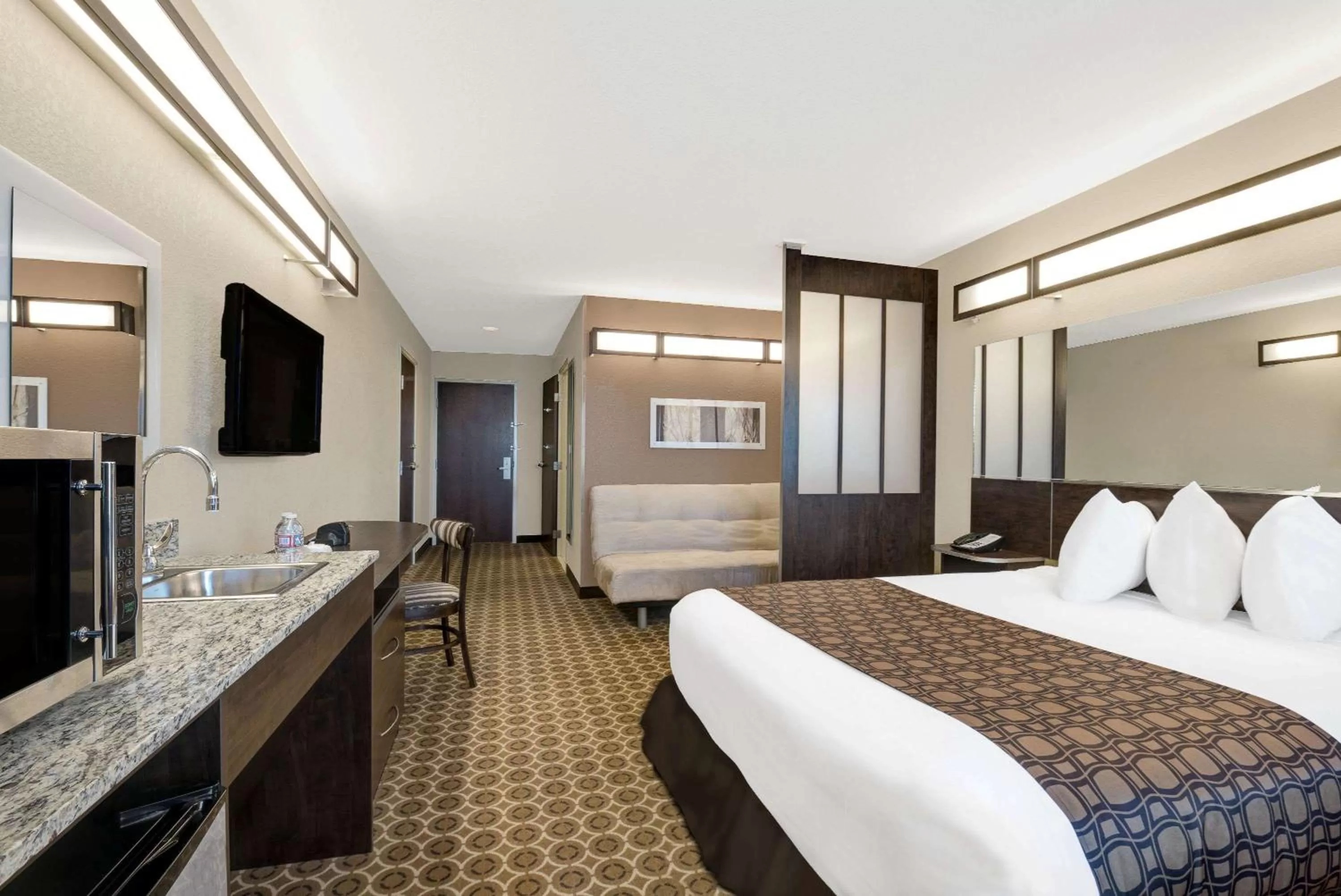 Photo of the whole room, Bed in Microtel Inn & Suites by Wyndham Williston