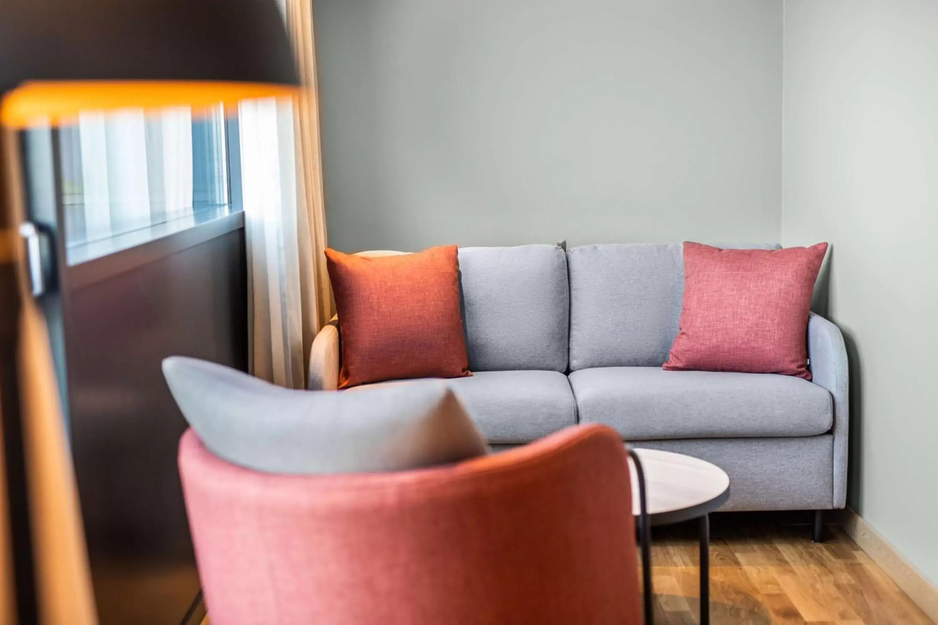 Photo of the whole room, Seating Area in Scandic Sydhavnen