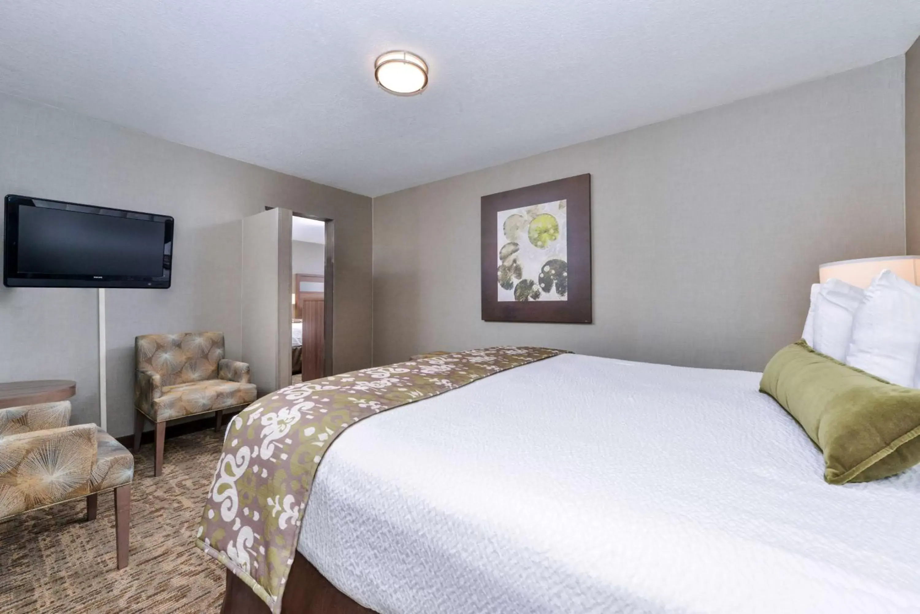 Photo of the whole room, Bed in Best Western Plus Anaheim Inn