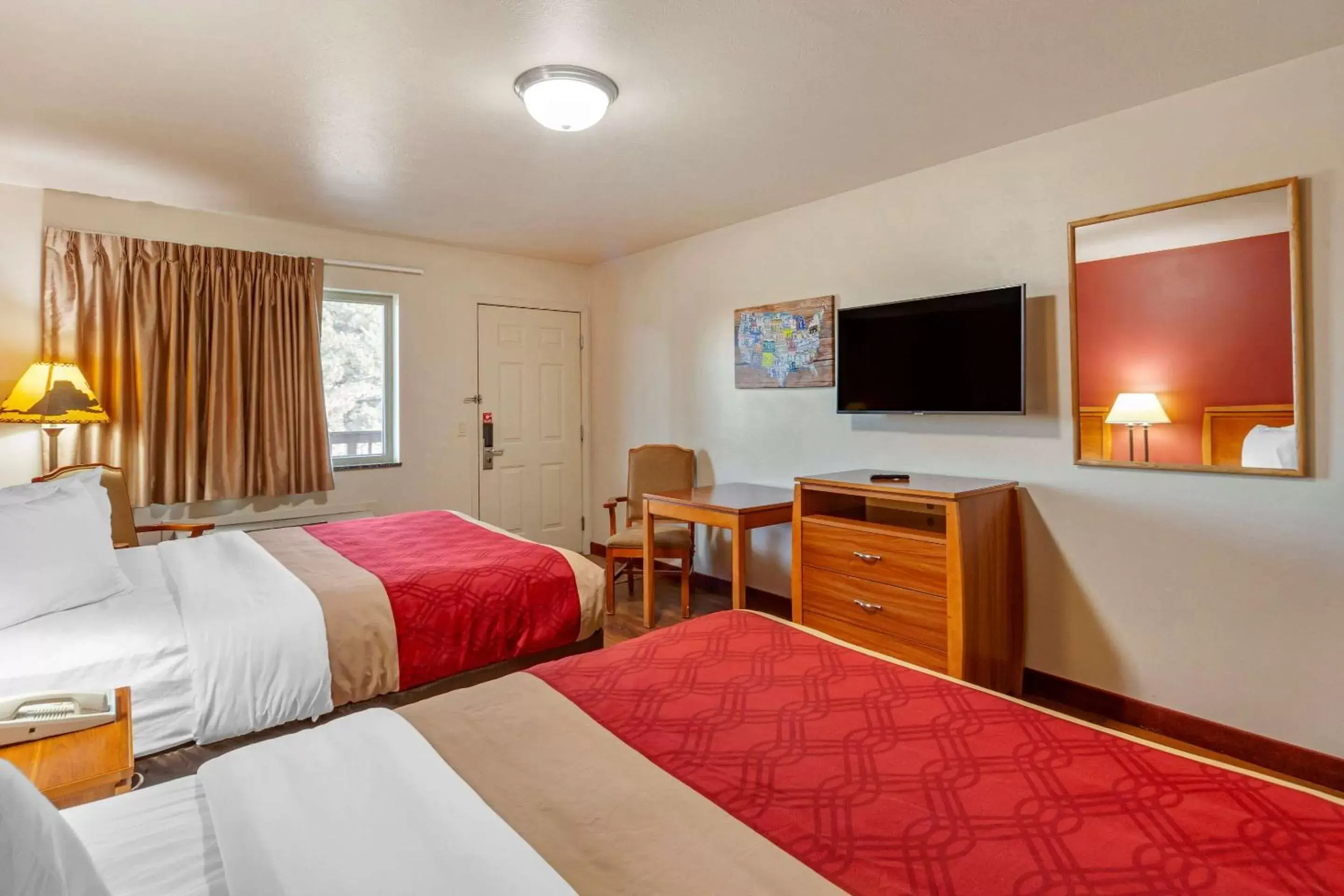 Photo of the whole room, Bed in Harmony Inn & Suites