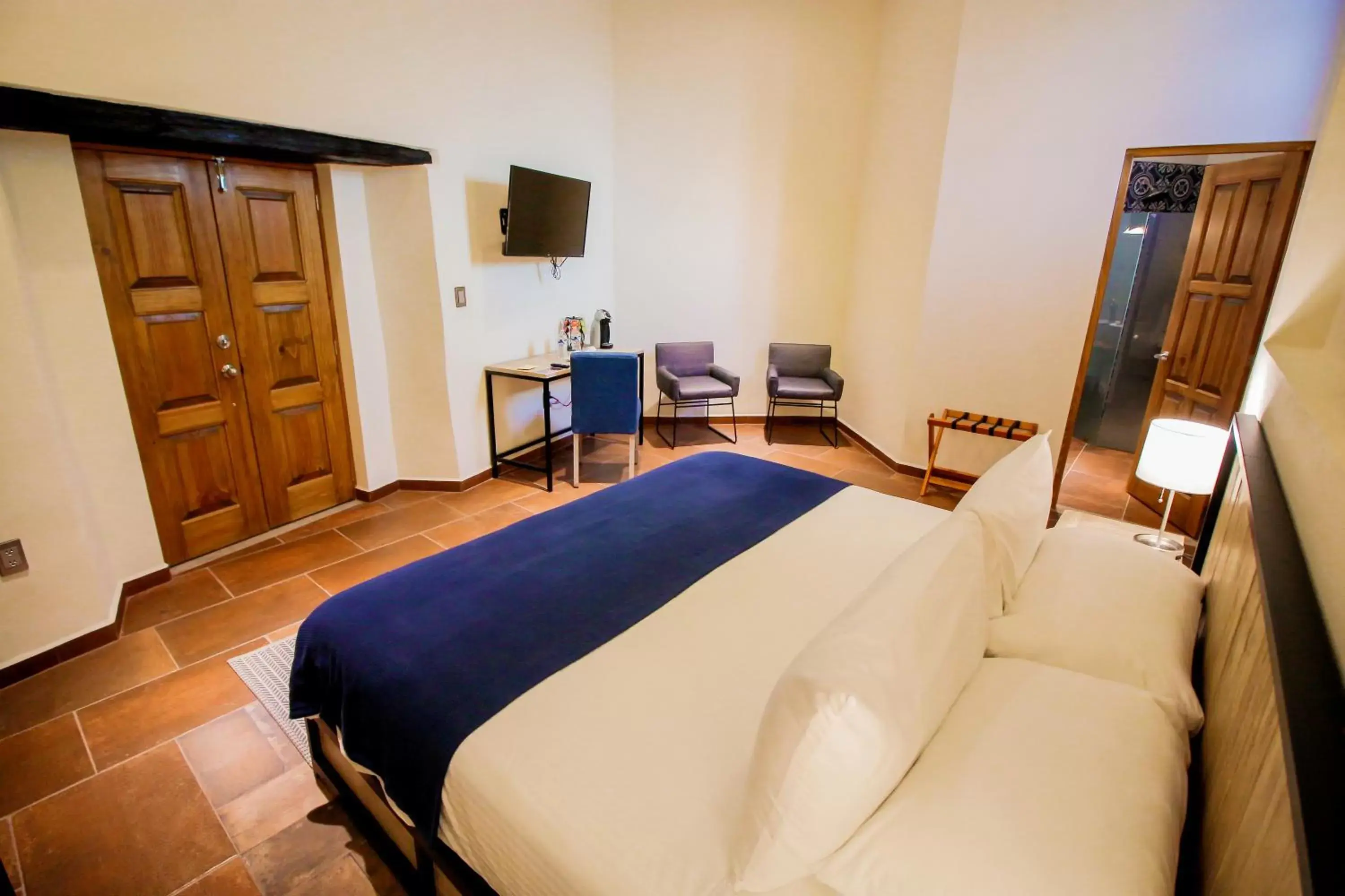 Photo of the whole room, Bed in Hotel La Notaría