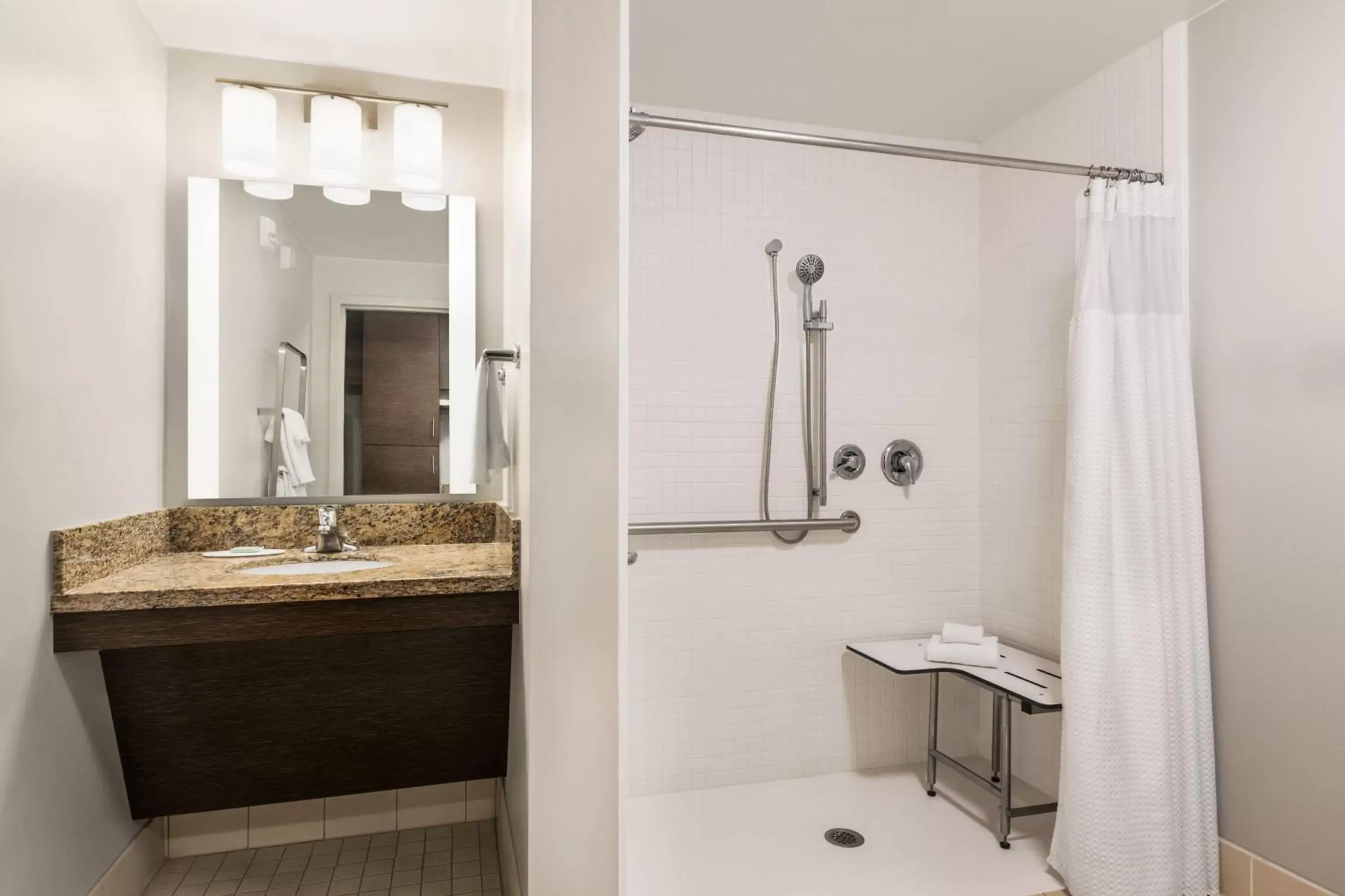 Bathroom in TownePlace Suites by Marriott Harrisburg West/Mechanicsburg