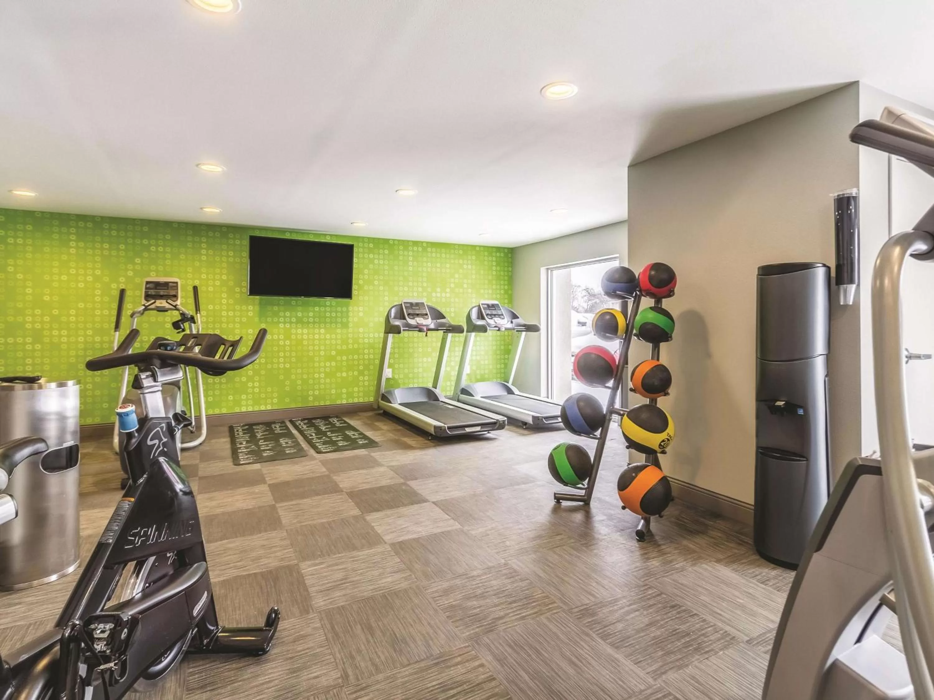 Fitness centre/facilities in La Quinta by Wyndham Cleveland - Airport North
