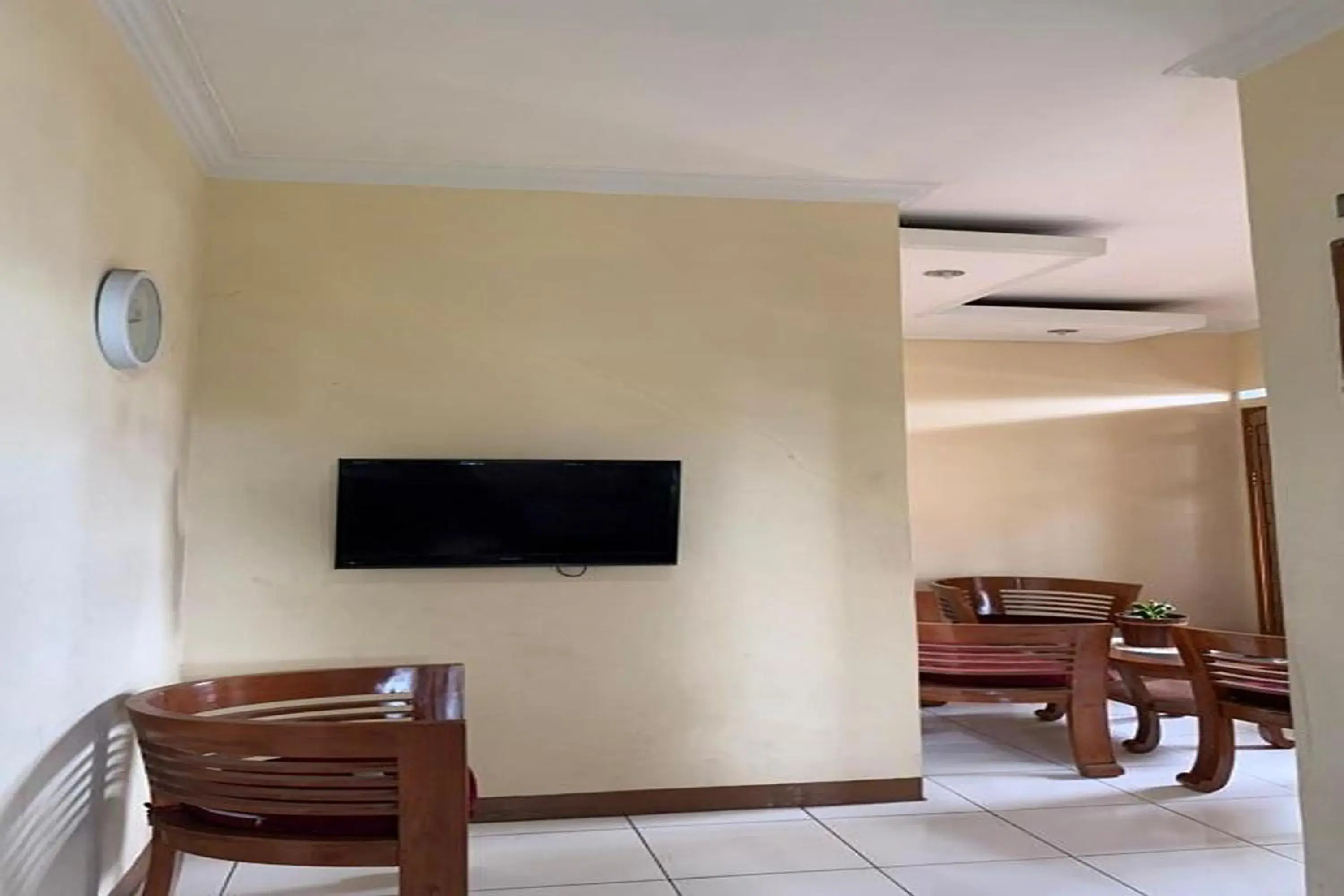 TV and multimedia, TV/Entertainment Center in Villa Buana Graha Syariah