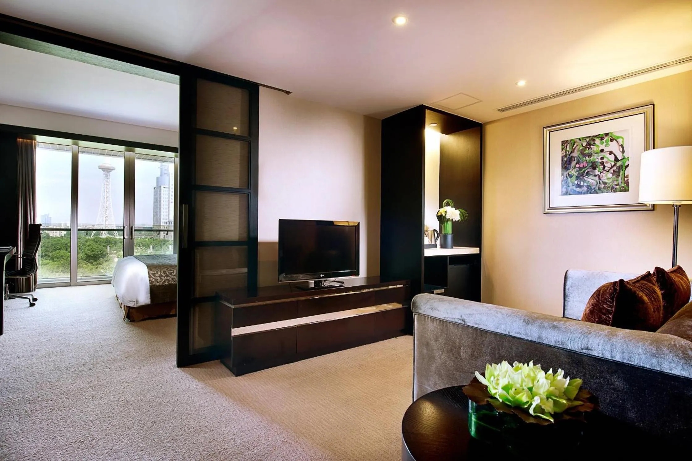 Photo of the whole room in Crowne Plaza Shanghai Xiayang Lake by IHG