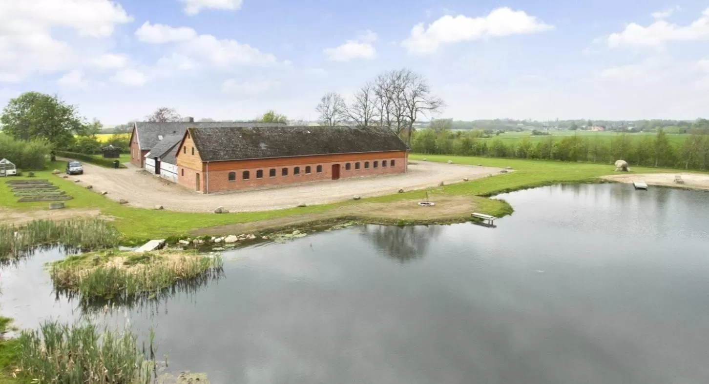 Property building in Ringslund B&B