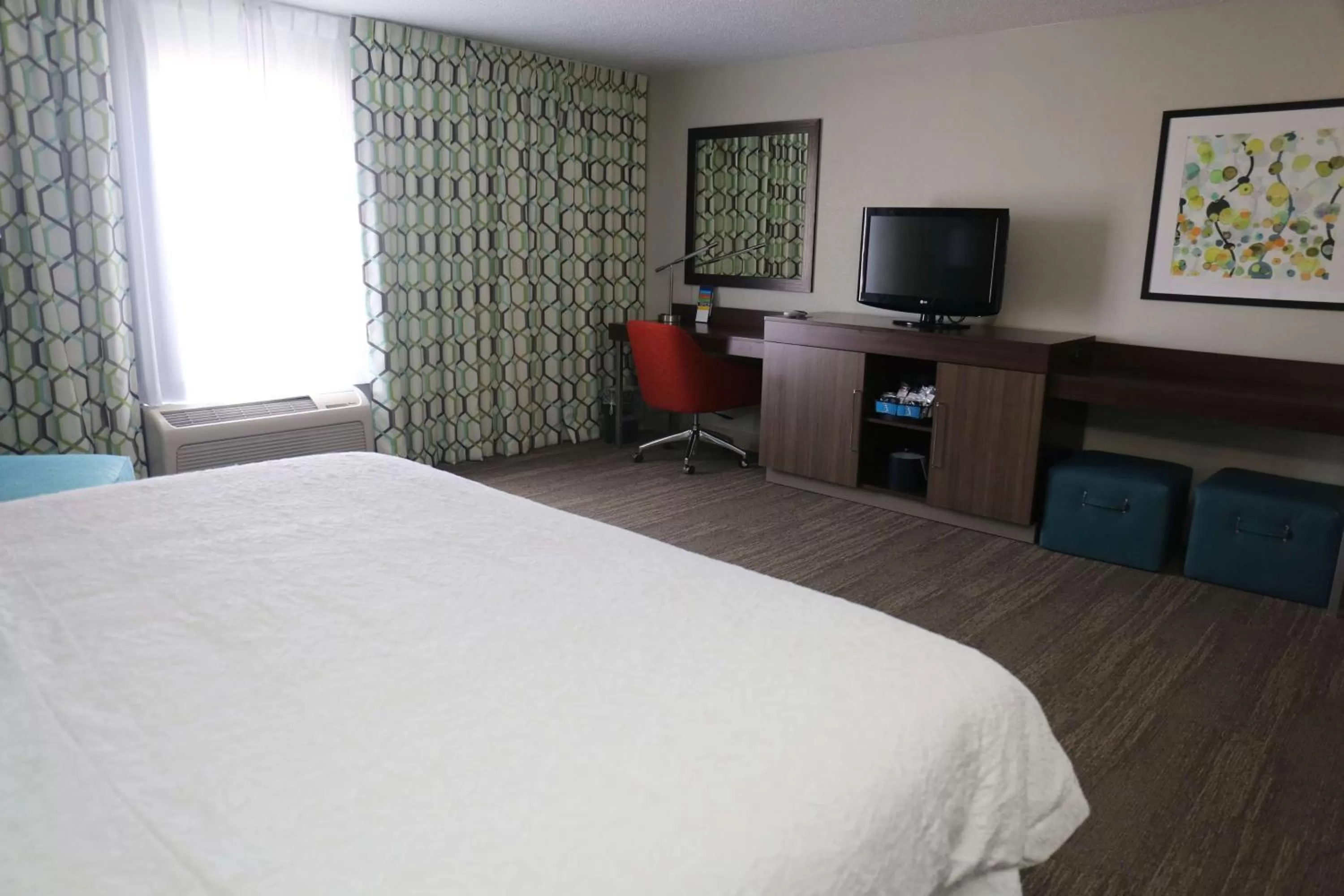 Bedroom, Bed in Hampton Inn Sumter