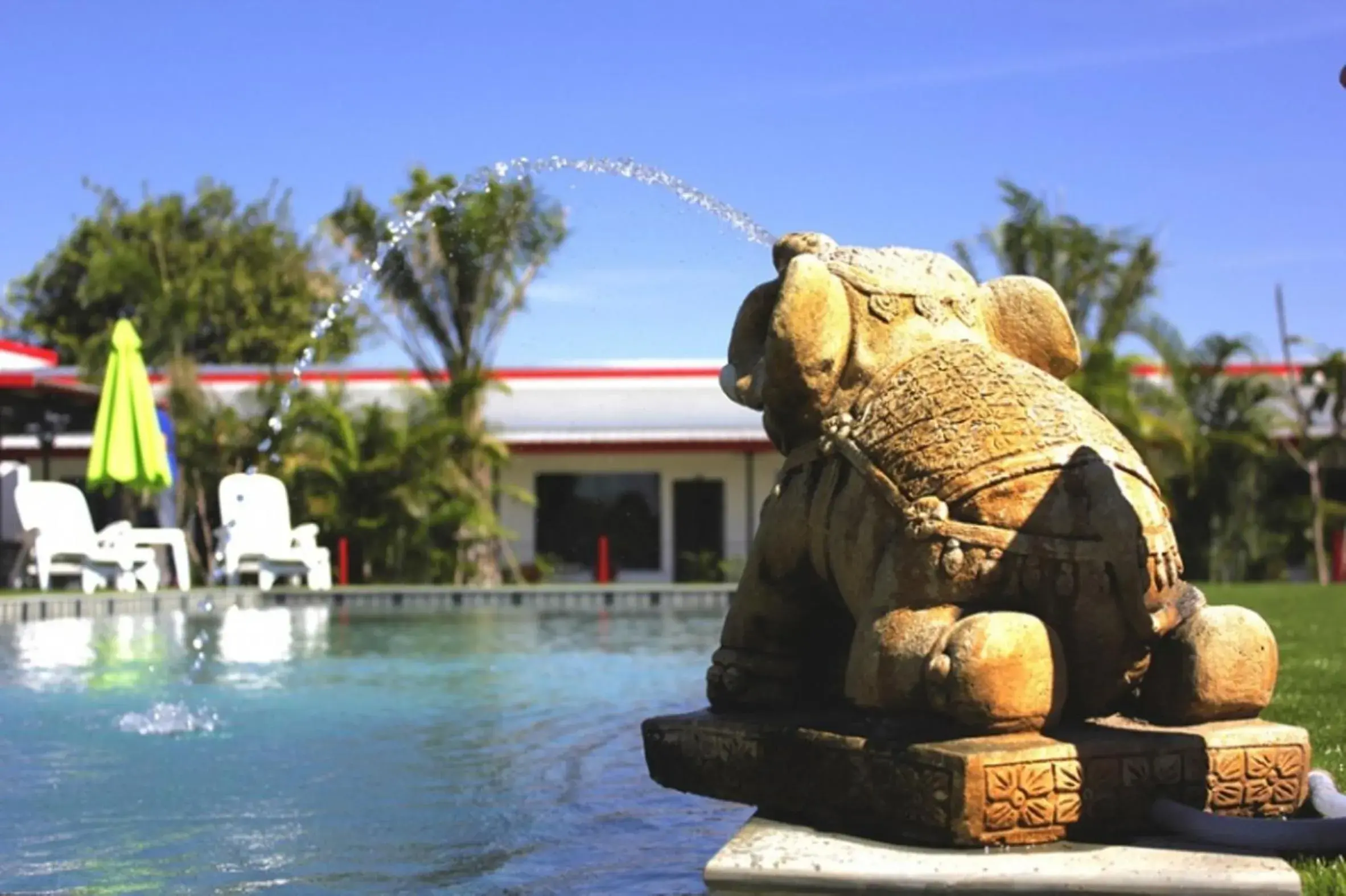 Swimming pool in Cape Go Resort Swimming pool in Cape Go Resort