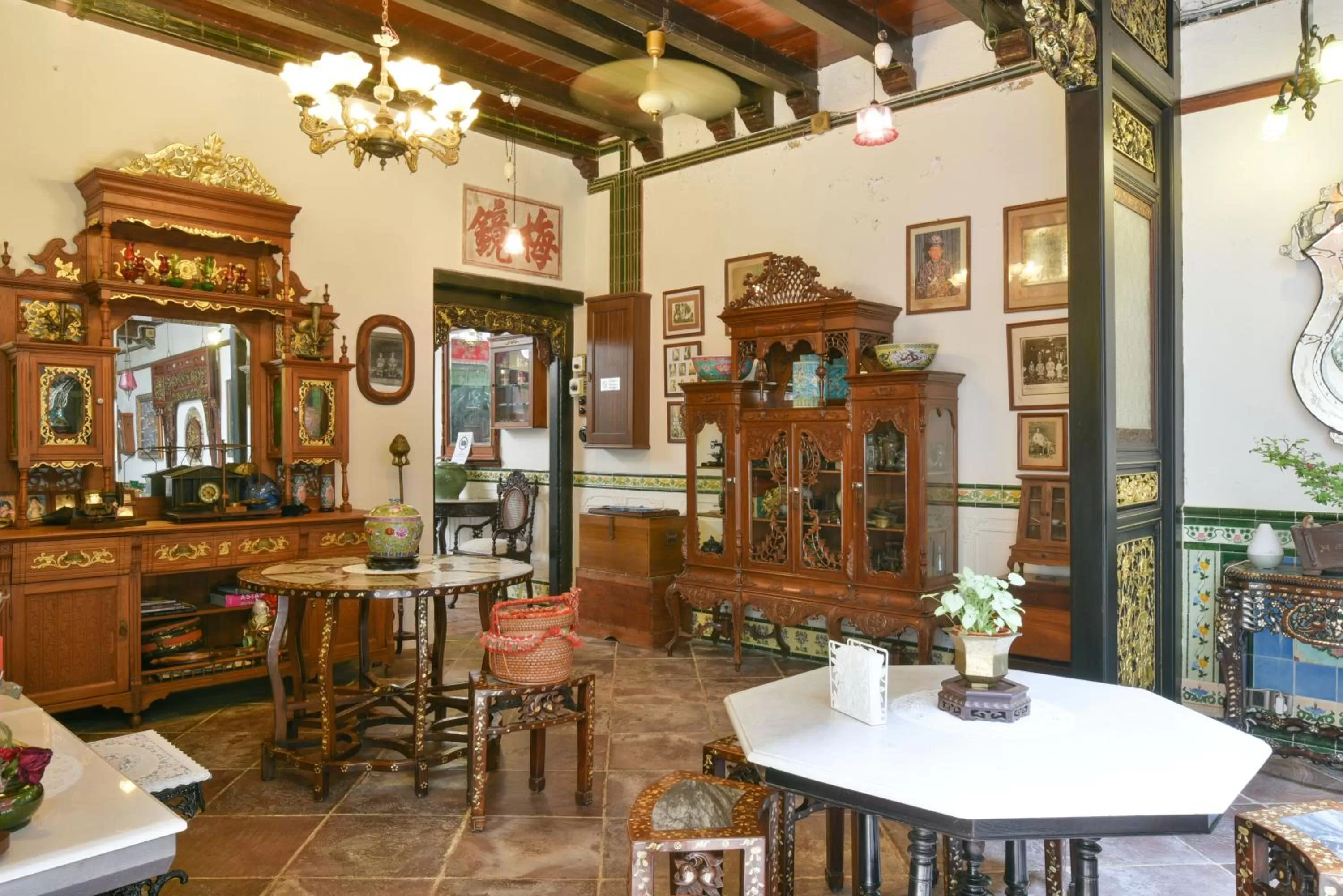 Communal lounge/ TV room in 5 Heeren Museum Residence