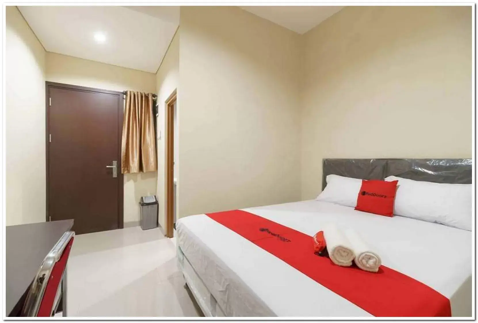 Bedroom in KoolKost At Karang Tengah Tangerang Bedroom in KoolKost At Karang Tengah Tangerang