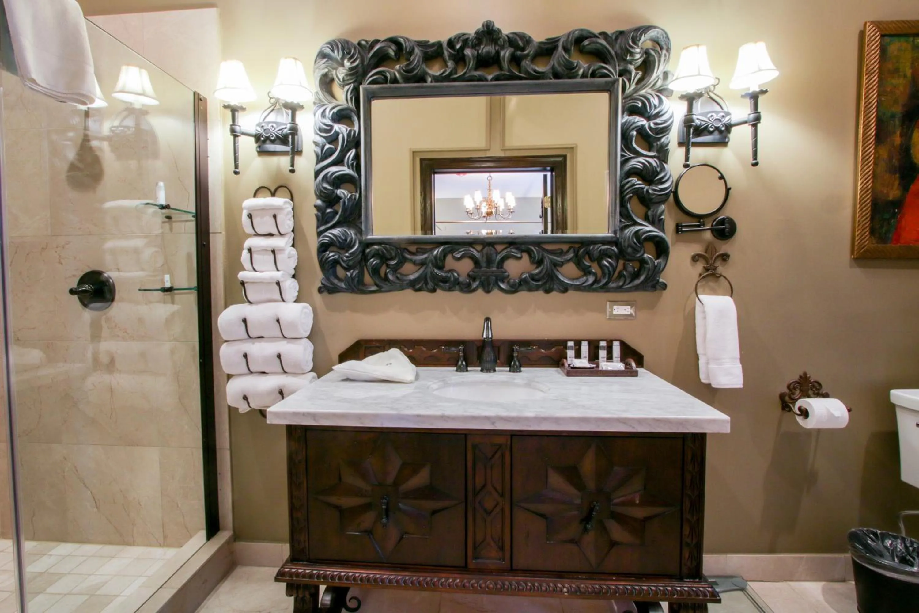 Shower in The Detroit Club