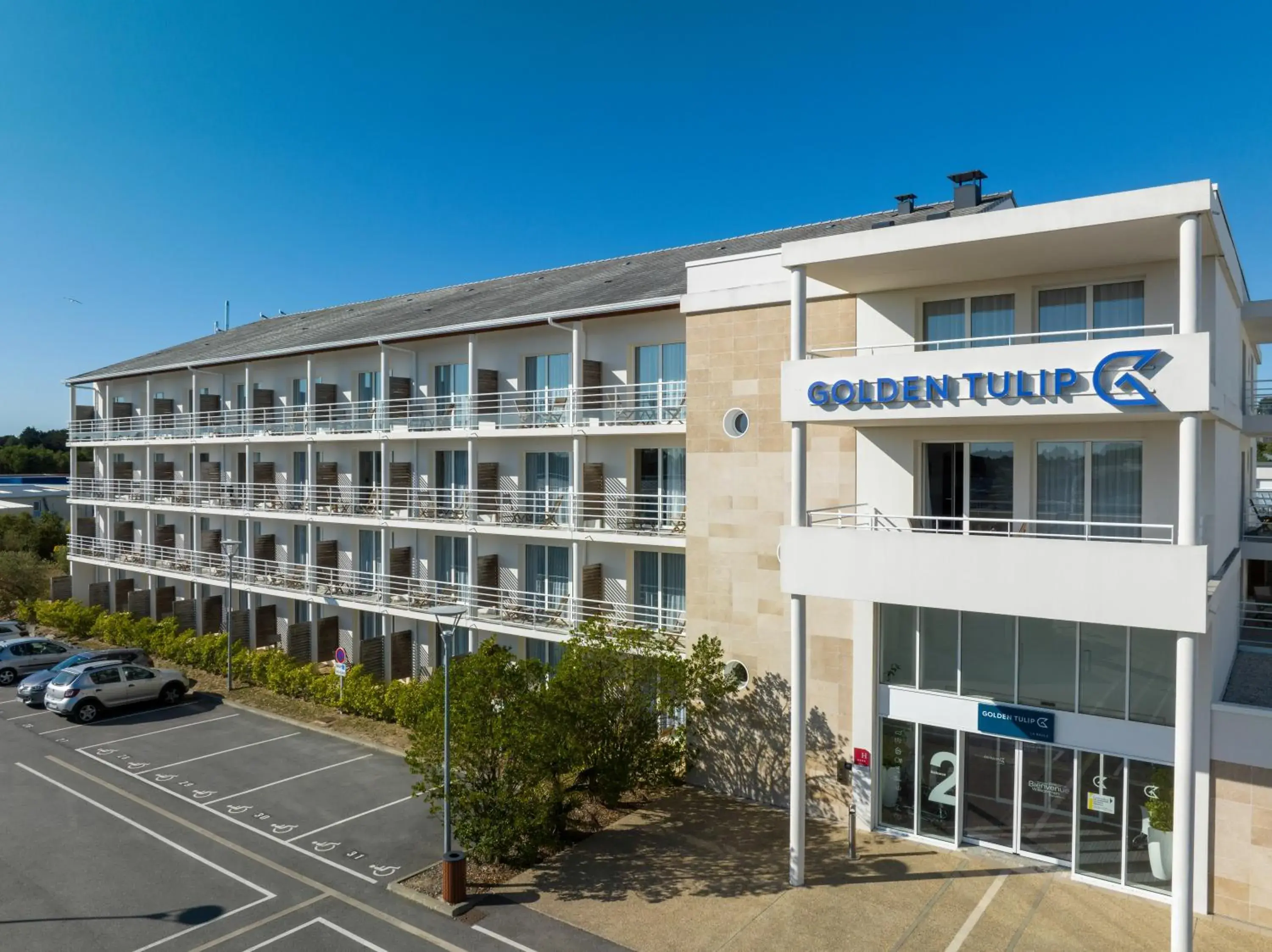 Property Building in Golden Tulip La Baule