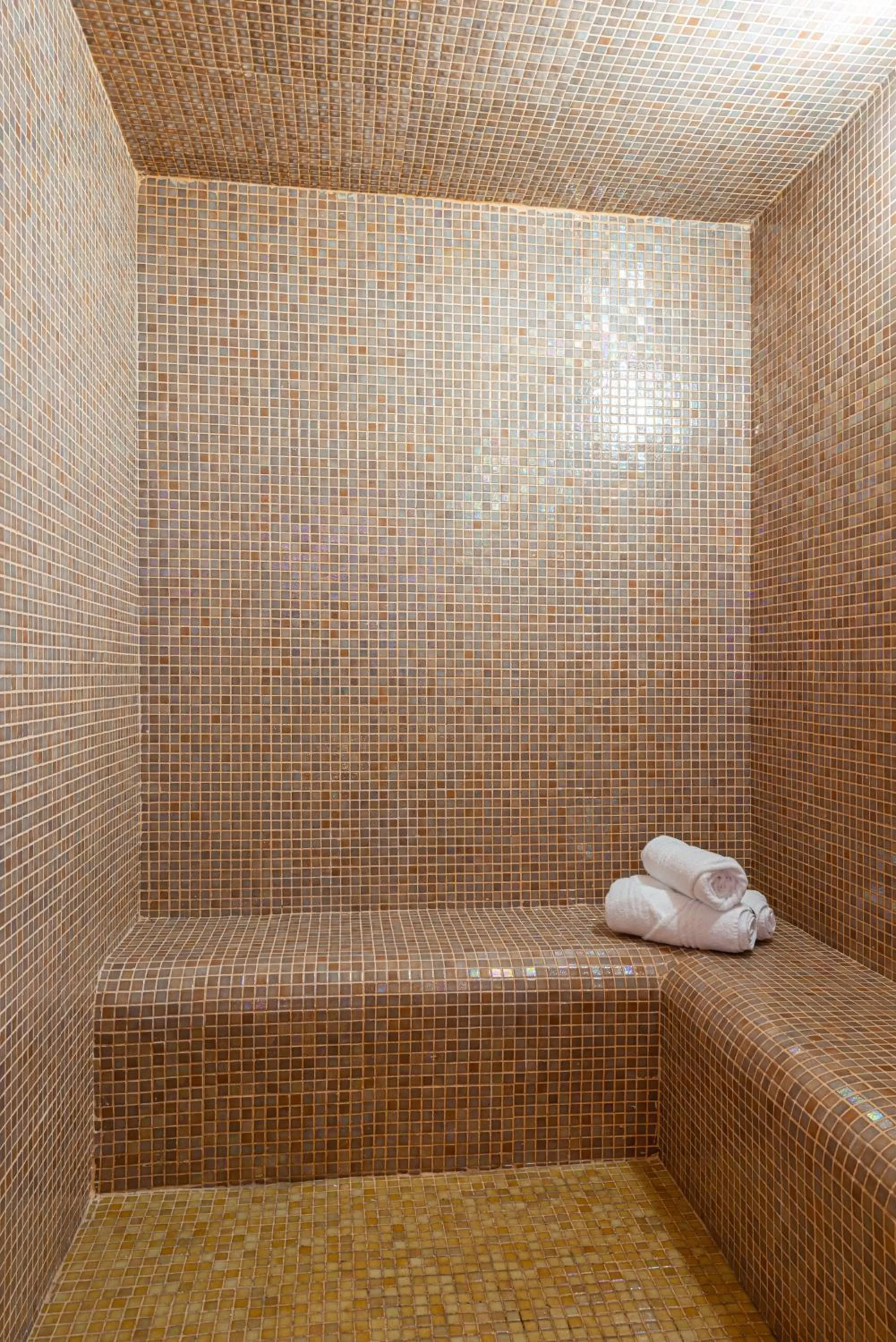 Steam room in Blue Diamond Hotel Jeddah
