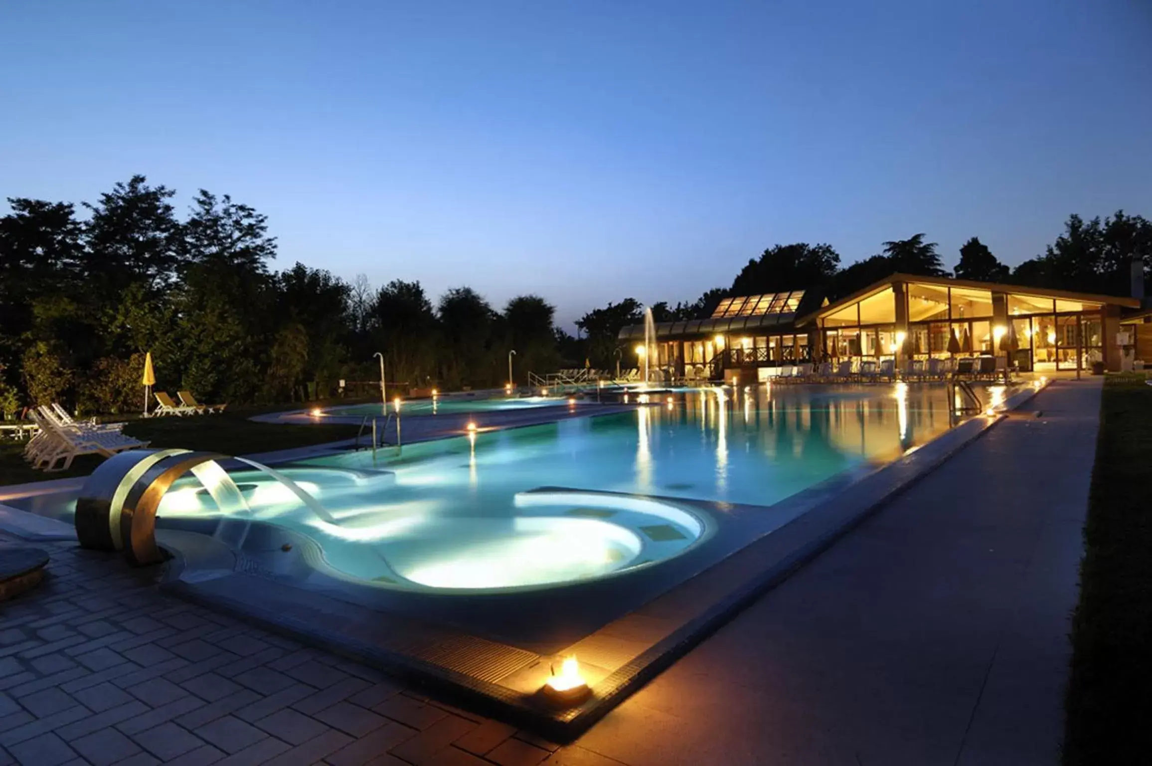 Restaurant/places to eat, Swimming Pool in Terme Preistoriche Resort & Spa