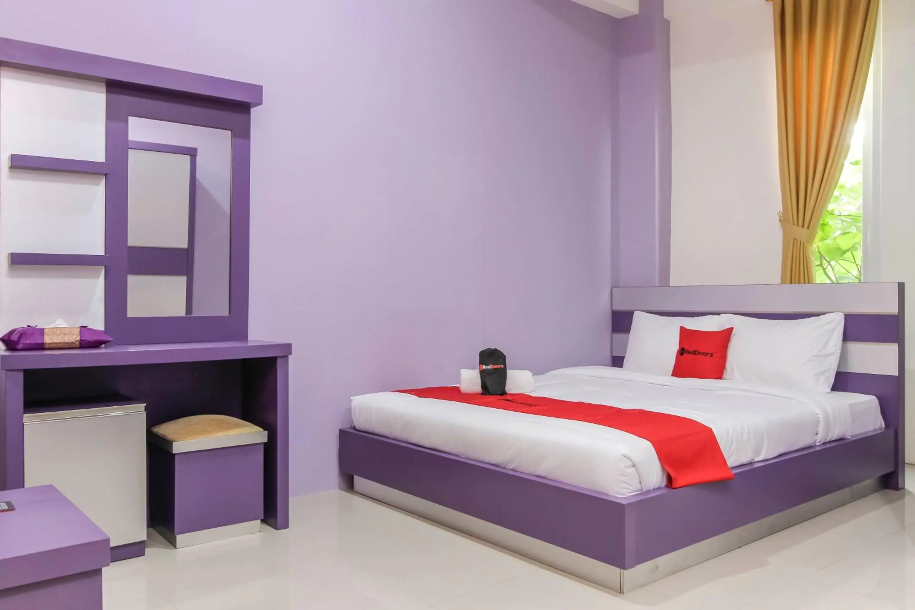 Bedroom, Bed in RedDoorz Plus near Stasiun Bekasi Bedroom, Bed in RedDoorz Plus near Stasiun Bekasi