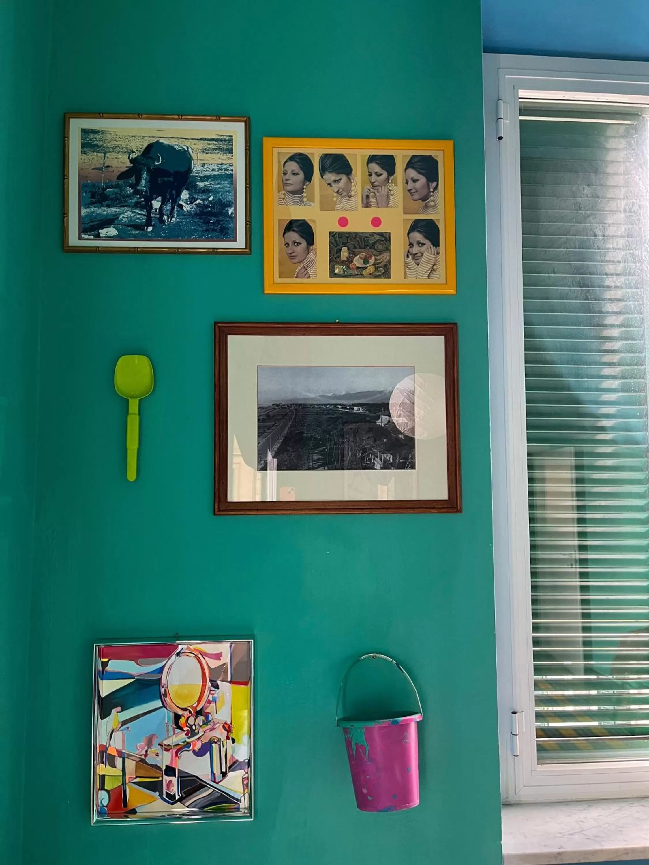 Decorative detail in La Bougainville Tuscan Riviera B&B and Beach Club