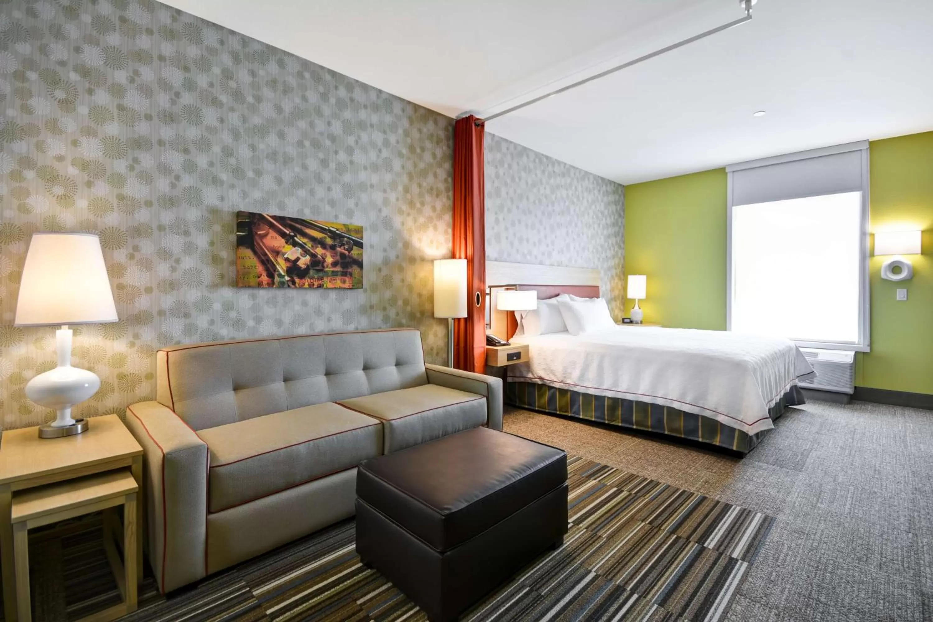 Living room, Bed in Home2 Suites By Hilton Hanford Lemoore