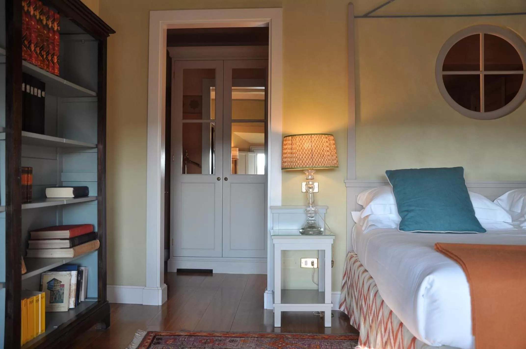 Library, Bed in Antica Torre Tornabuoni