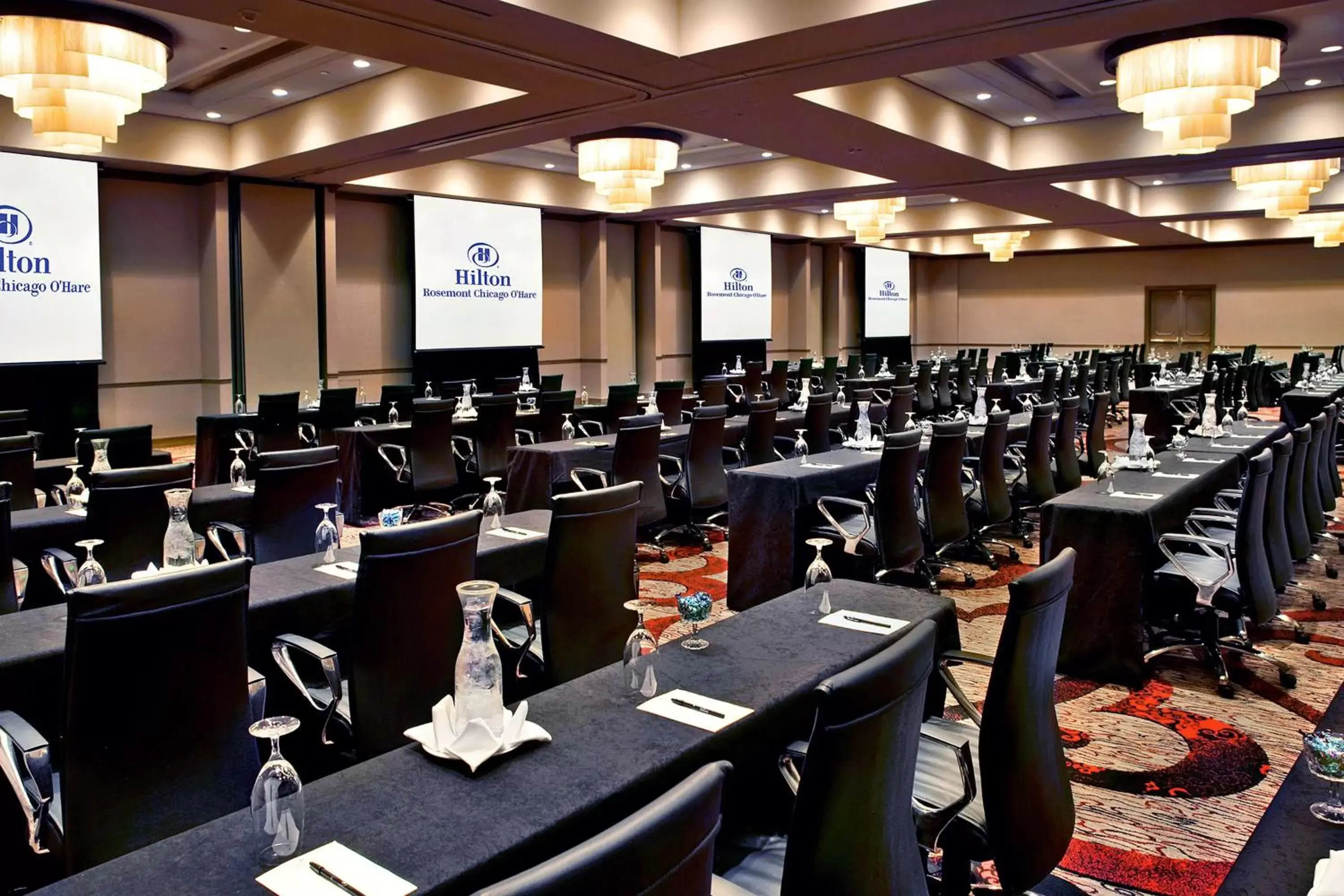 Meeting/conference room in Hilton Rosemont Chicago O'Hare