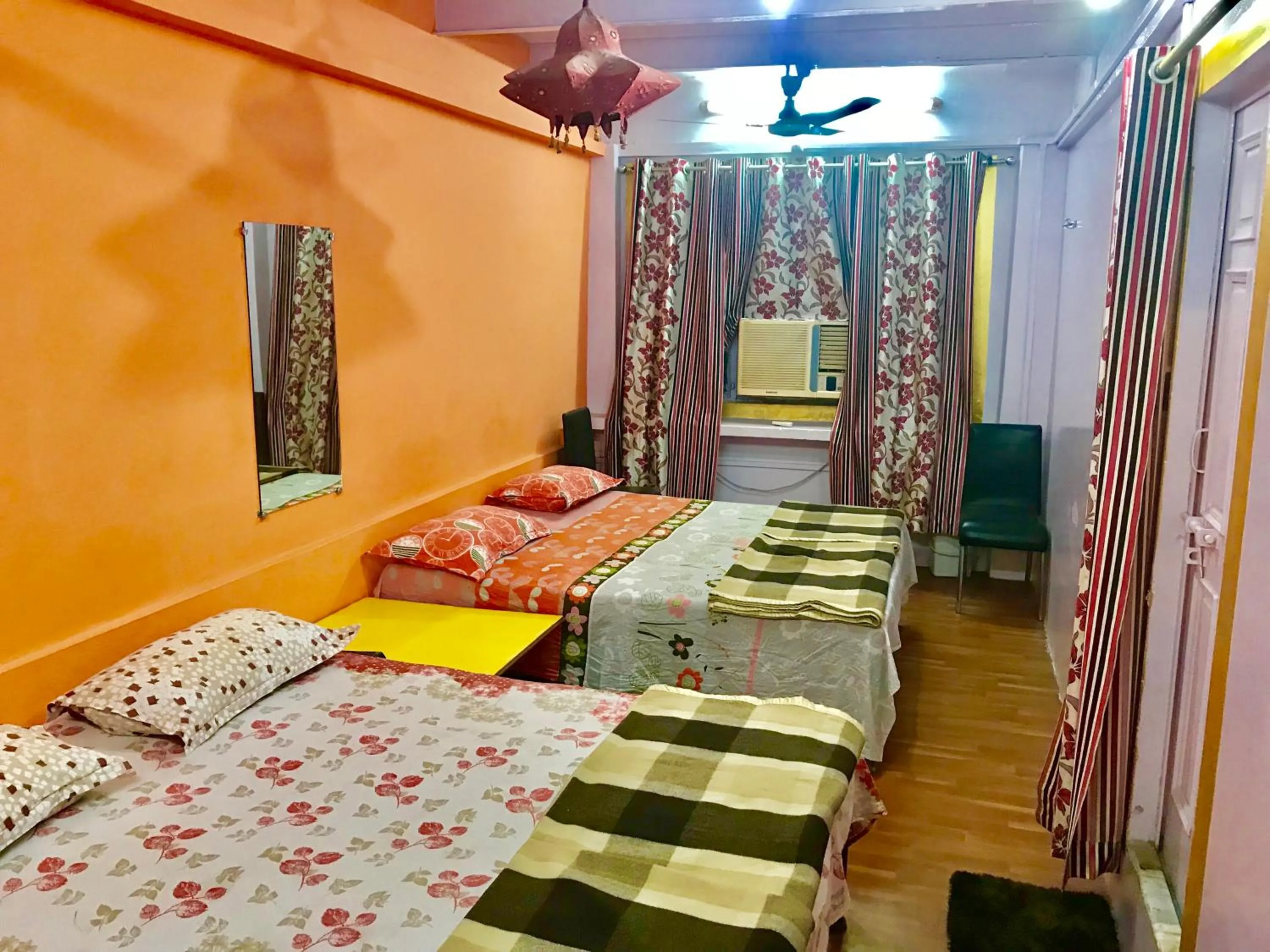 Bedroom, Bed in Golden Lodge