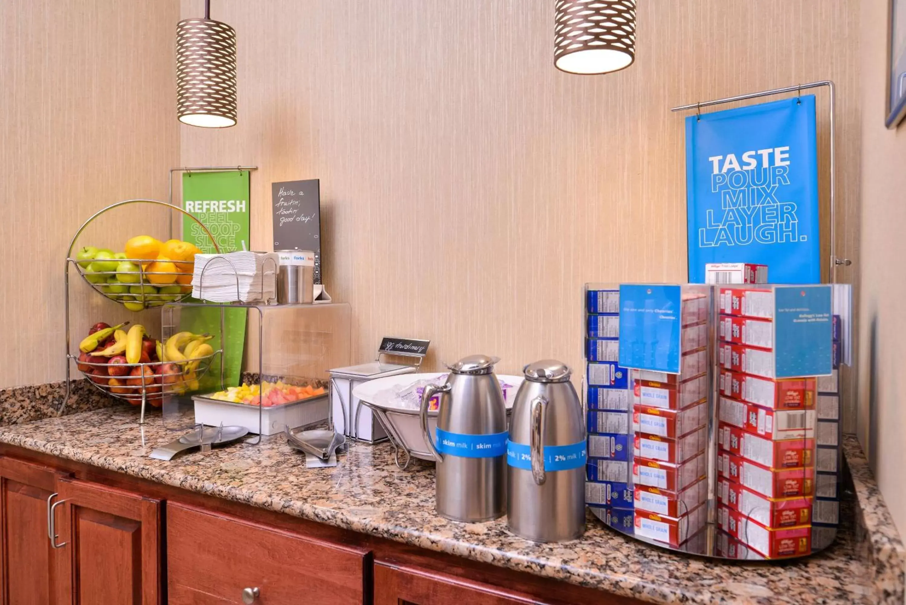 Dining area in Hampton Inn York