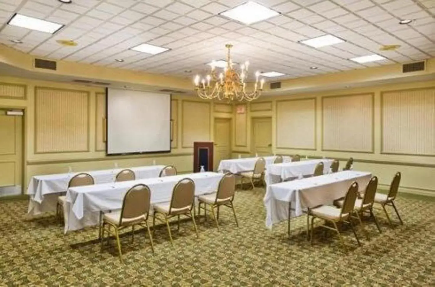 Business facilities in Ramada by Wyndham Gainesville