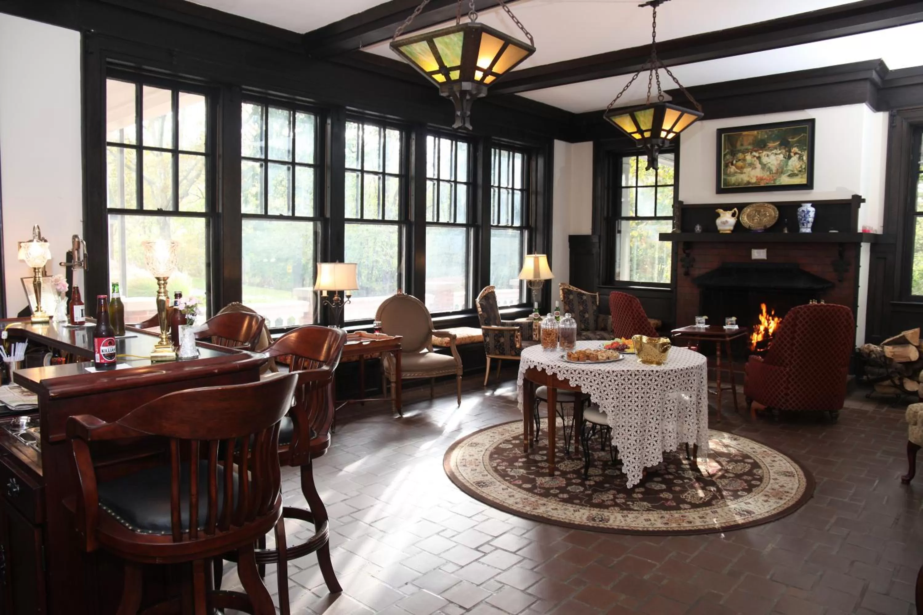 Lounge or bar in Mercersburg Inn