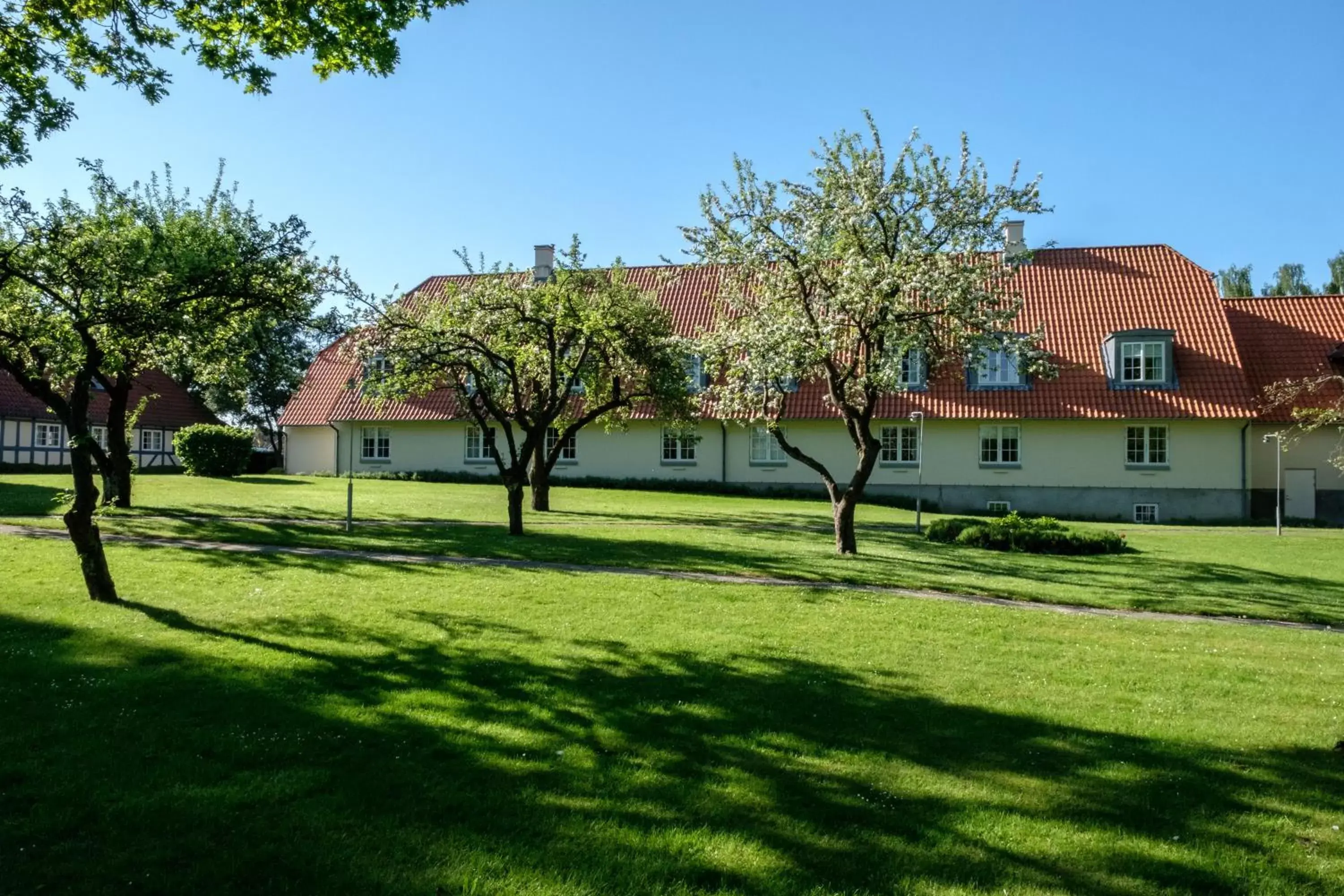 Garden, Property Building in Hotel Knudsens Gaard