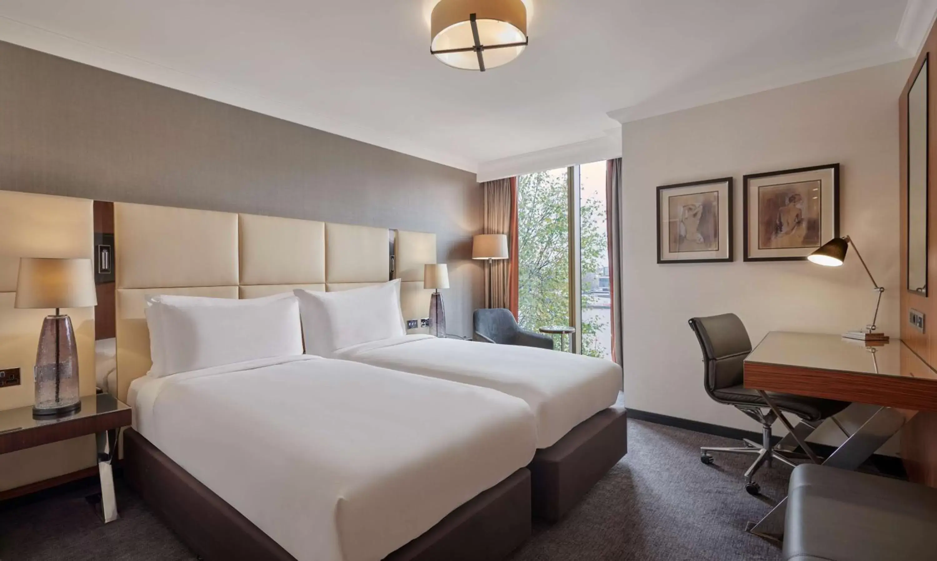 Bedroom, Bed in Hyatt Regency London Albert Embankment