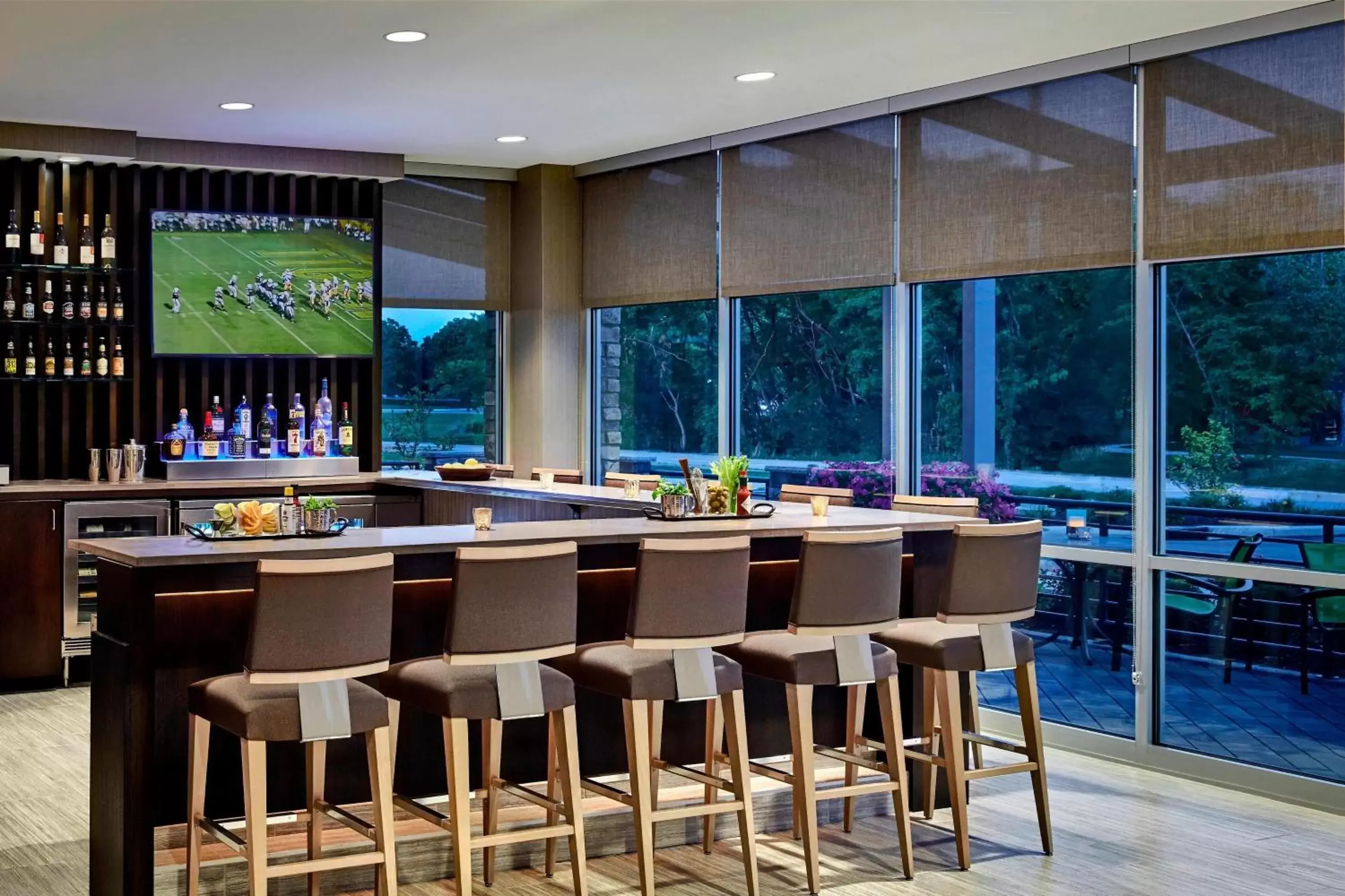 Restaurant/places to eat in SpringHill Suites by Marriott Jacksonville Baymeadows