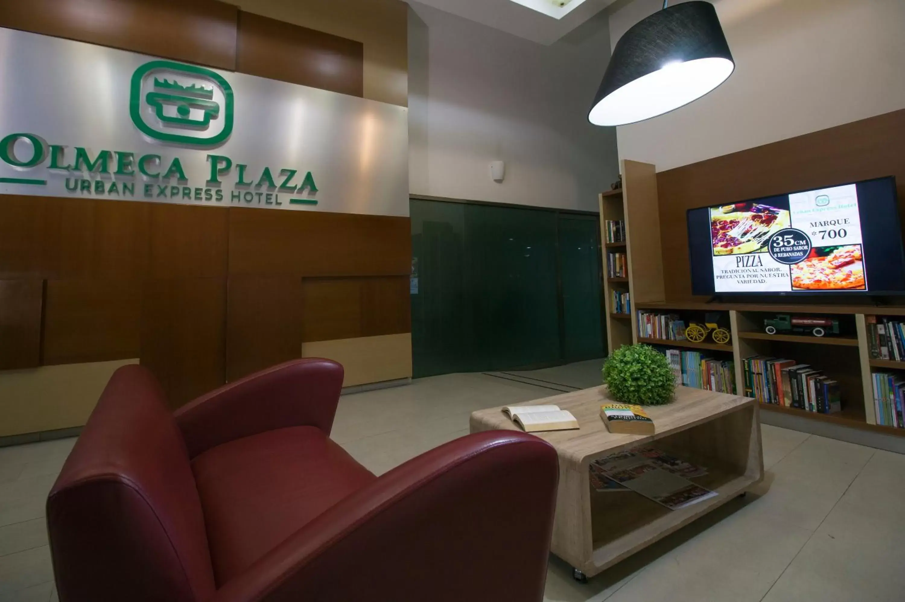 Lobby or reception, TV/Entertainment Center in Olmeca Plaza Urban Express